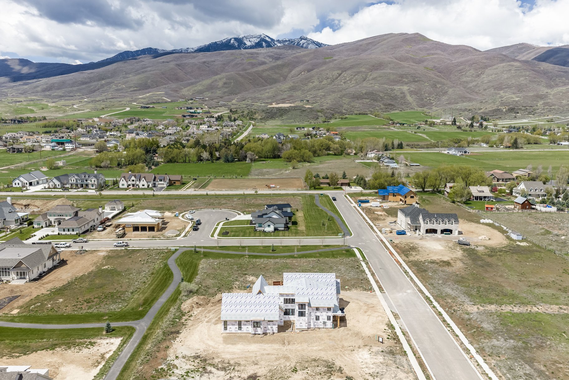  Thoughtfully Designed Home in the Heart of Midway with Mountain Views - 物件實景