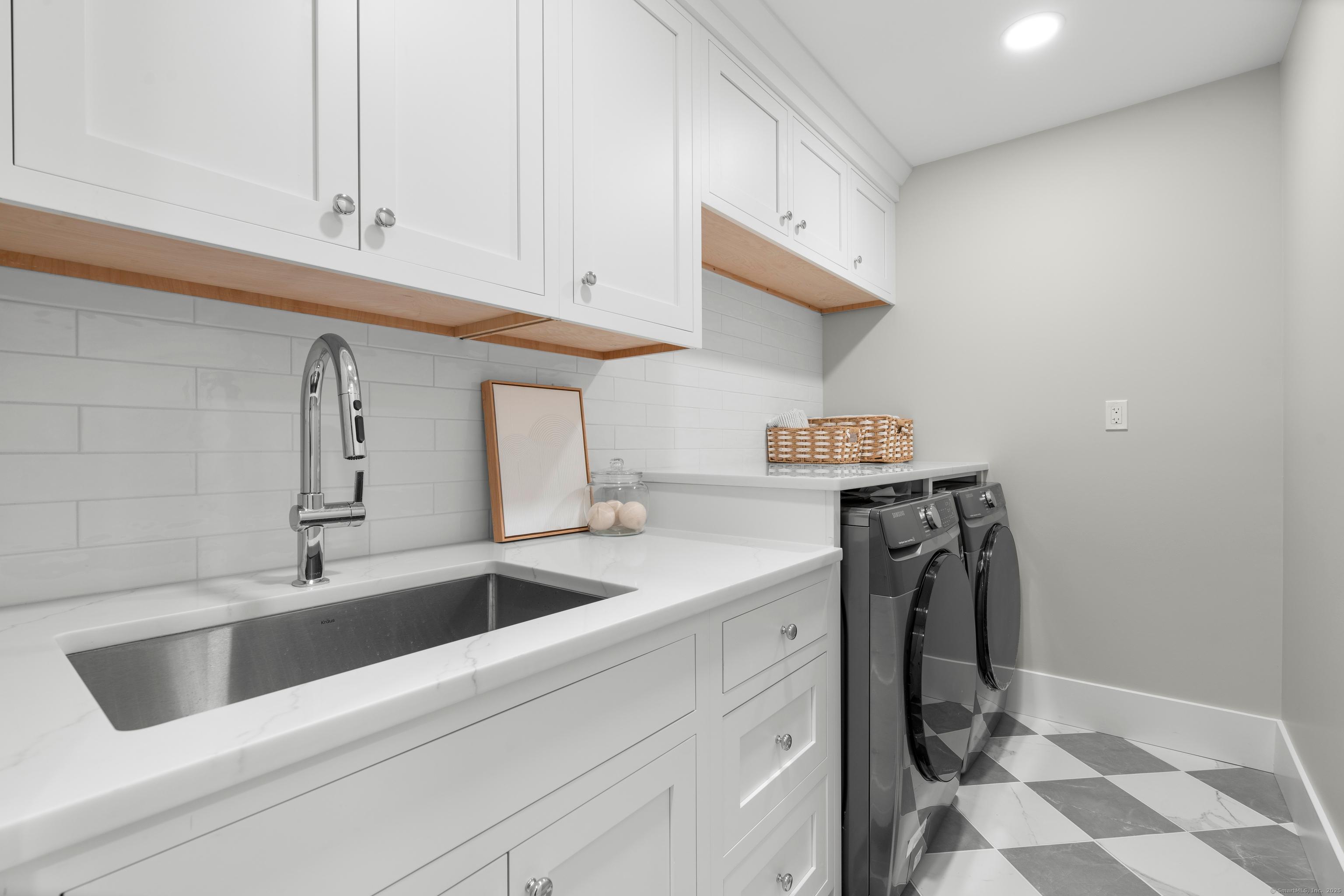 Avon, Connecticut, 06001, United States, 4 Bedrooms Bedrooms, ,4 BathroomsBathrooms,Residential,For Sale,1982125