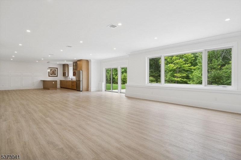 Livingston Twp., New Jersey, 07039, United States, 7 Bedrooms Bedrooms, ,9 BathroomsBathrooms,Residential,For Sale,1903454