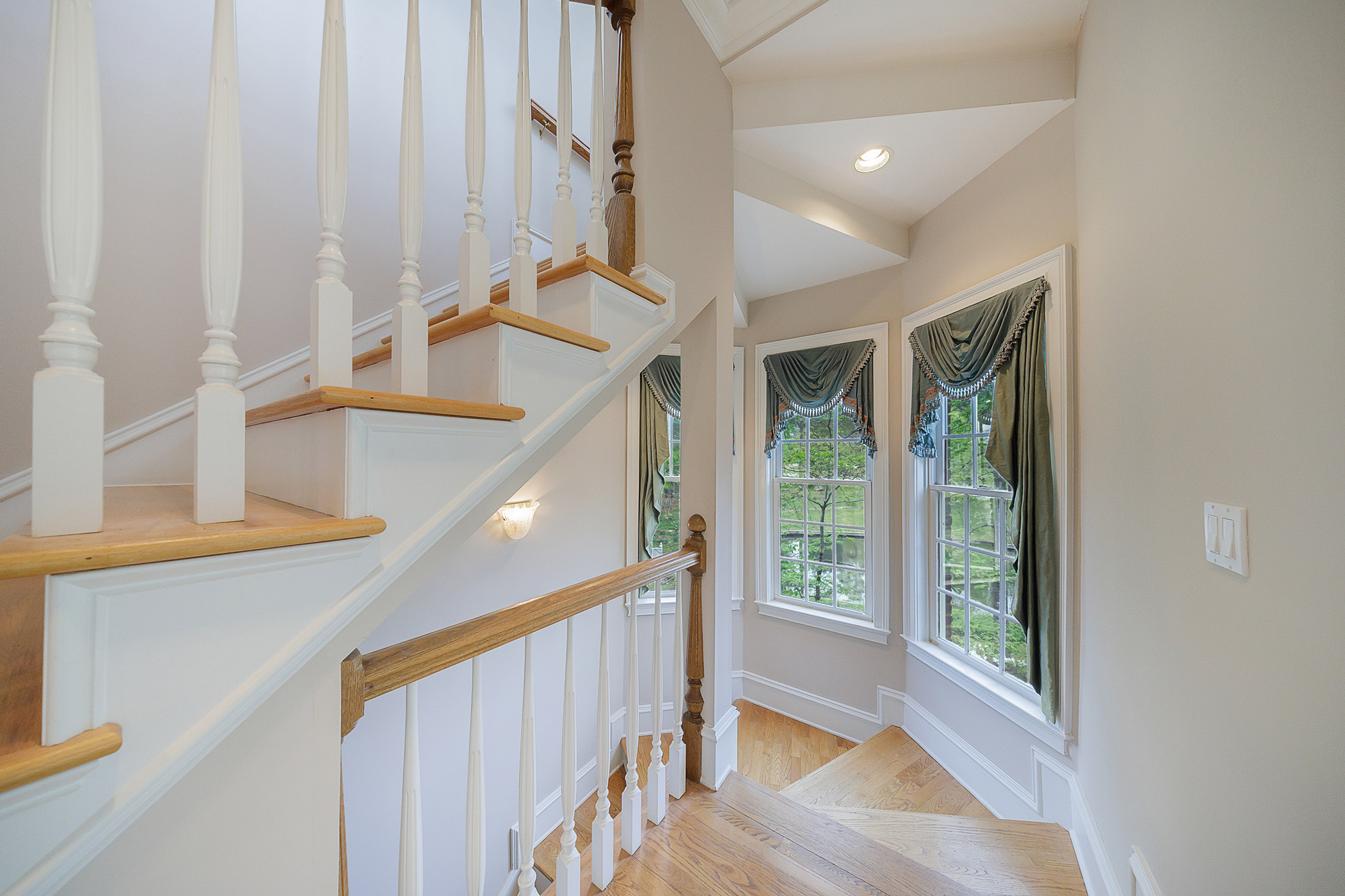  A Rare Opportunity to Own a Developer-Designed Lakefront Estate - 物件實景