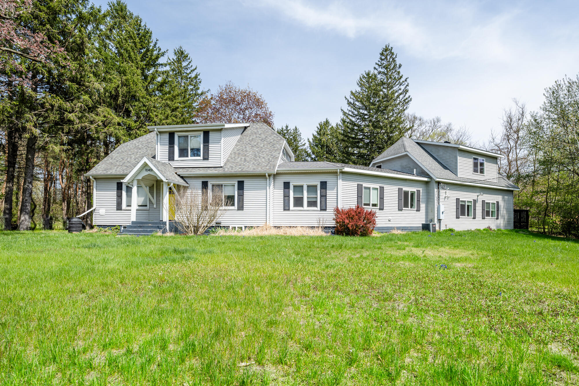 Bridgman, Michigan, 49106, United States, 6 Bedrooms Bedrooms, ,5 BathroomsBathrooms,Residential,For Sale,1921527