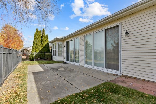 Huntley, Illinois, 60142, United States, 2 Bedrooms Bedrooms, ,2 BathroomsBathrooms,Residential,For Sale,1989906