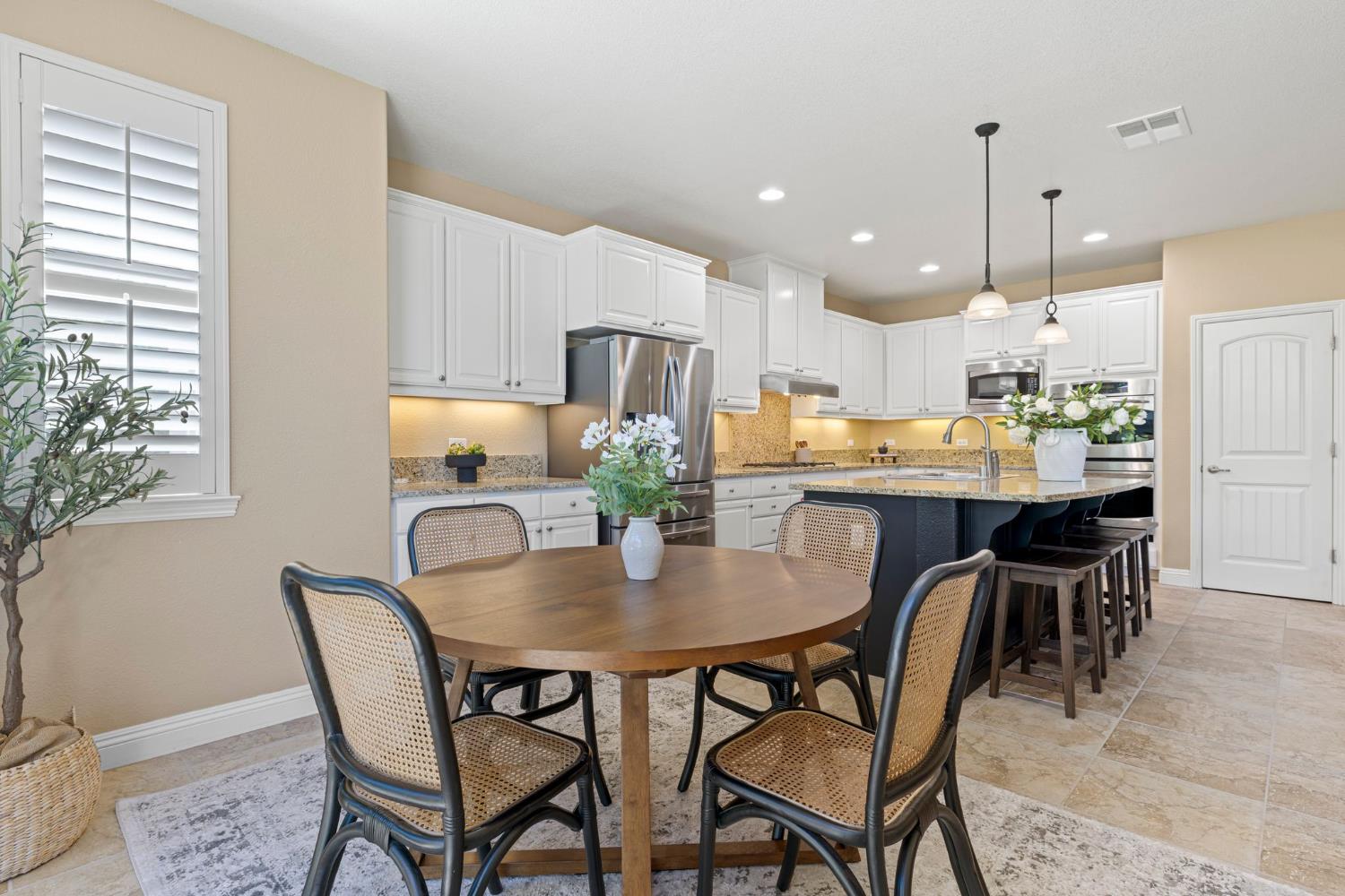 El Dorado Hills, California, 95762, United States, 4 Bedrooms Bedrooms, ,3 BathroomsBathrooms,Residential,For Sale,1925996