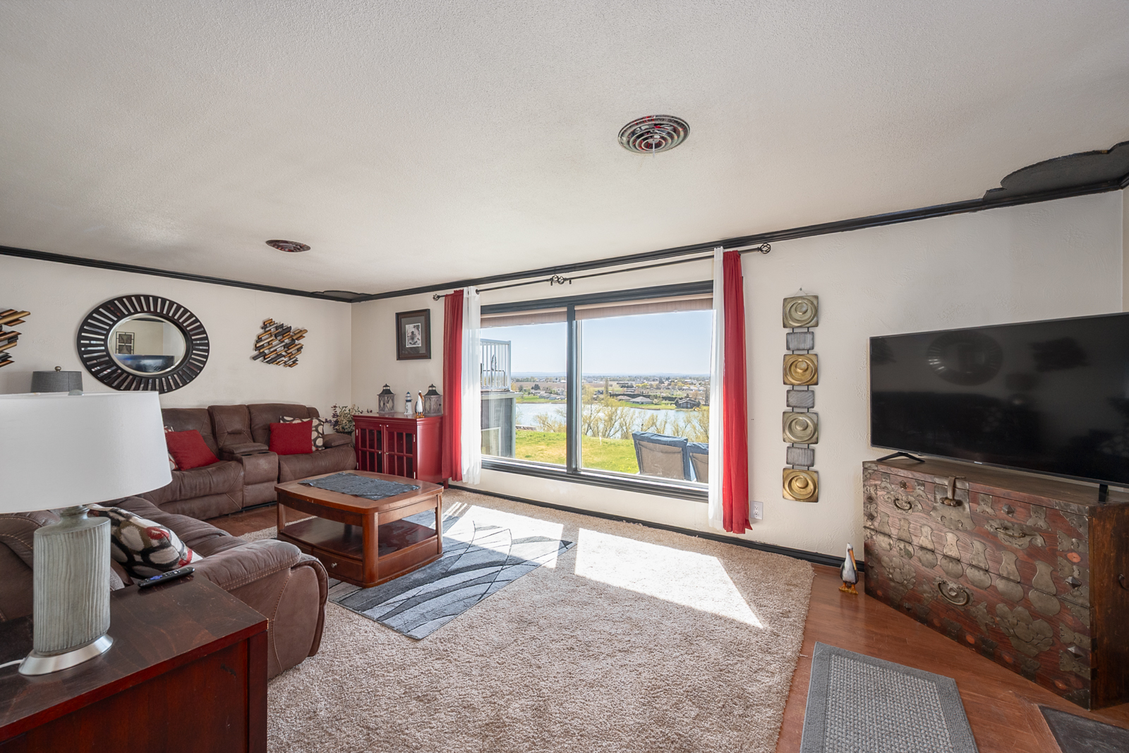 Moses Lake, Washington, 98837, United States, 3 Bedrooms Bedrooms, ,Residential,For Sale,1938109