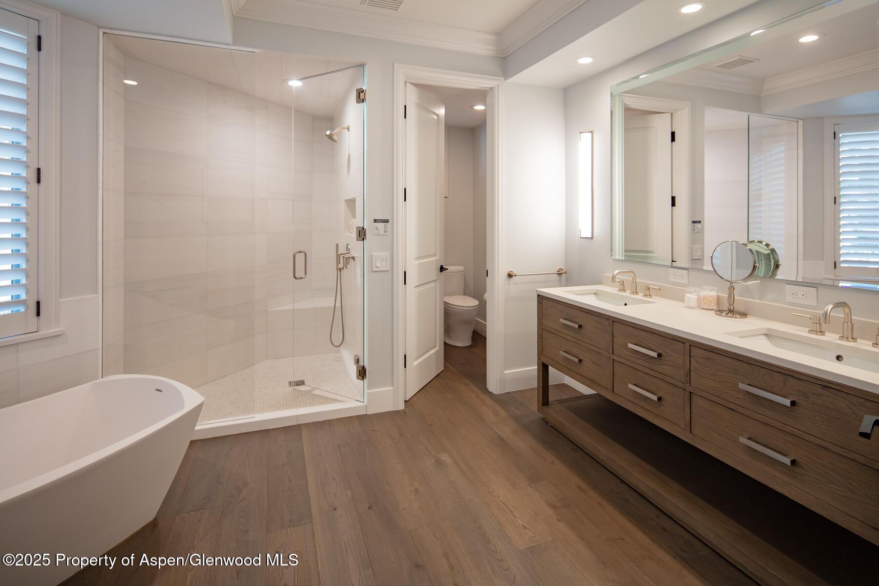 Aspen, Colorado, 81611, United States, 5 Bedrooms Bedrooms, ,6 BathroomsBathrooms,Residential,For Sale,1866830
