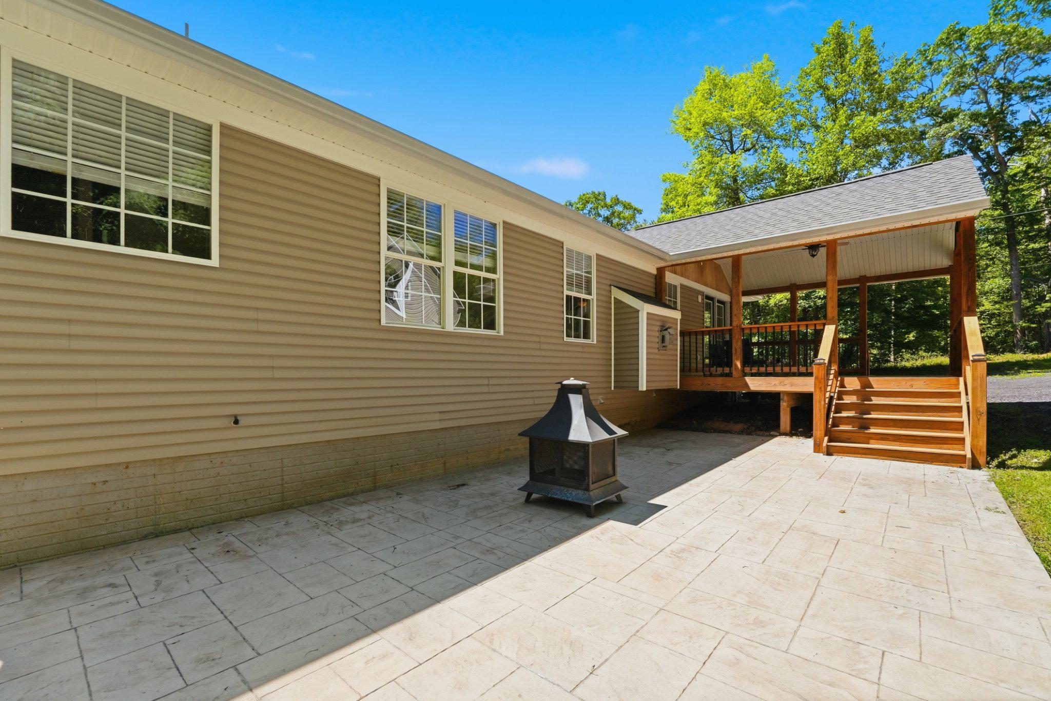 Locust Dale, Virginia, 22948, United States, 3 Bedrooms Bedrooms, ,4 BathroomsBathrooms,Residential,For Sale,1996627
