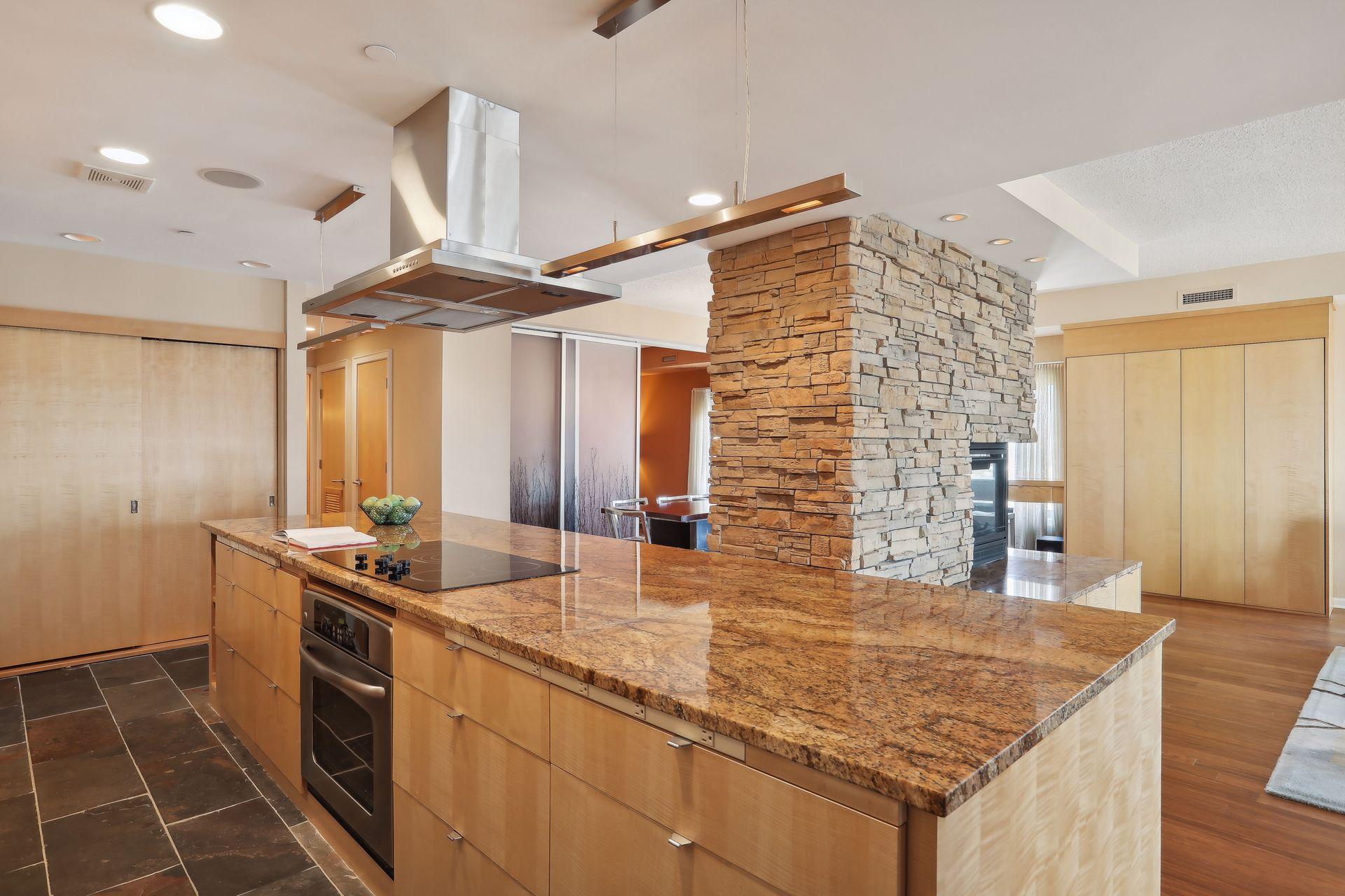 Minneapolis, Minnesota, 55403, United States, 2 Bedrooms Bedrooms, ,1 BathroomBathrooms,Residential,For Sale,1794027