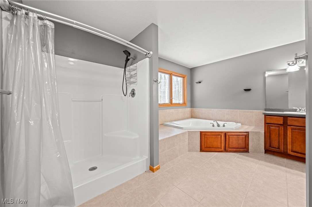 Chardon, Ohio, 44024, United States, 4 Bedrooms Bedrooms, ,3 BathroomsBathrooms,Residential,For Sale,2006450