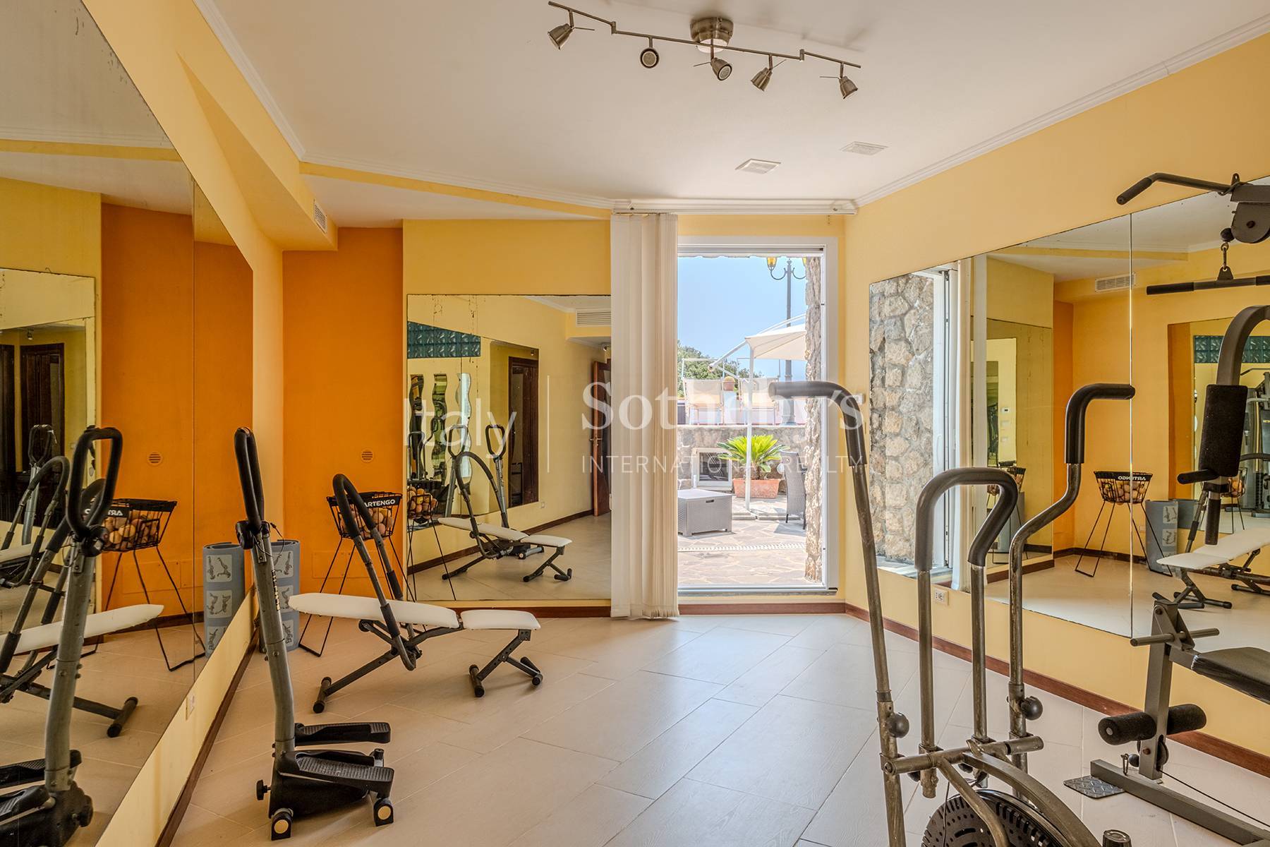  Charming seafront villa in Punta Caruso - 物件實景