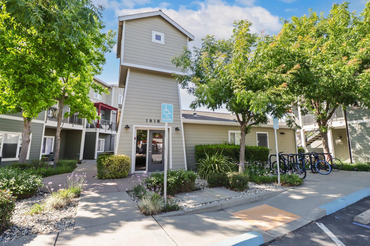 Davis, California, 95618, United States, 2 Bedrooms Bedrooms, ,2 BathroomsBathrooms,Residential,For Sale,1874758