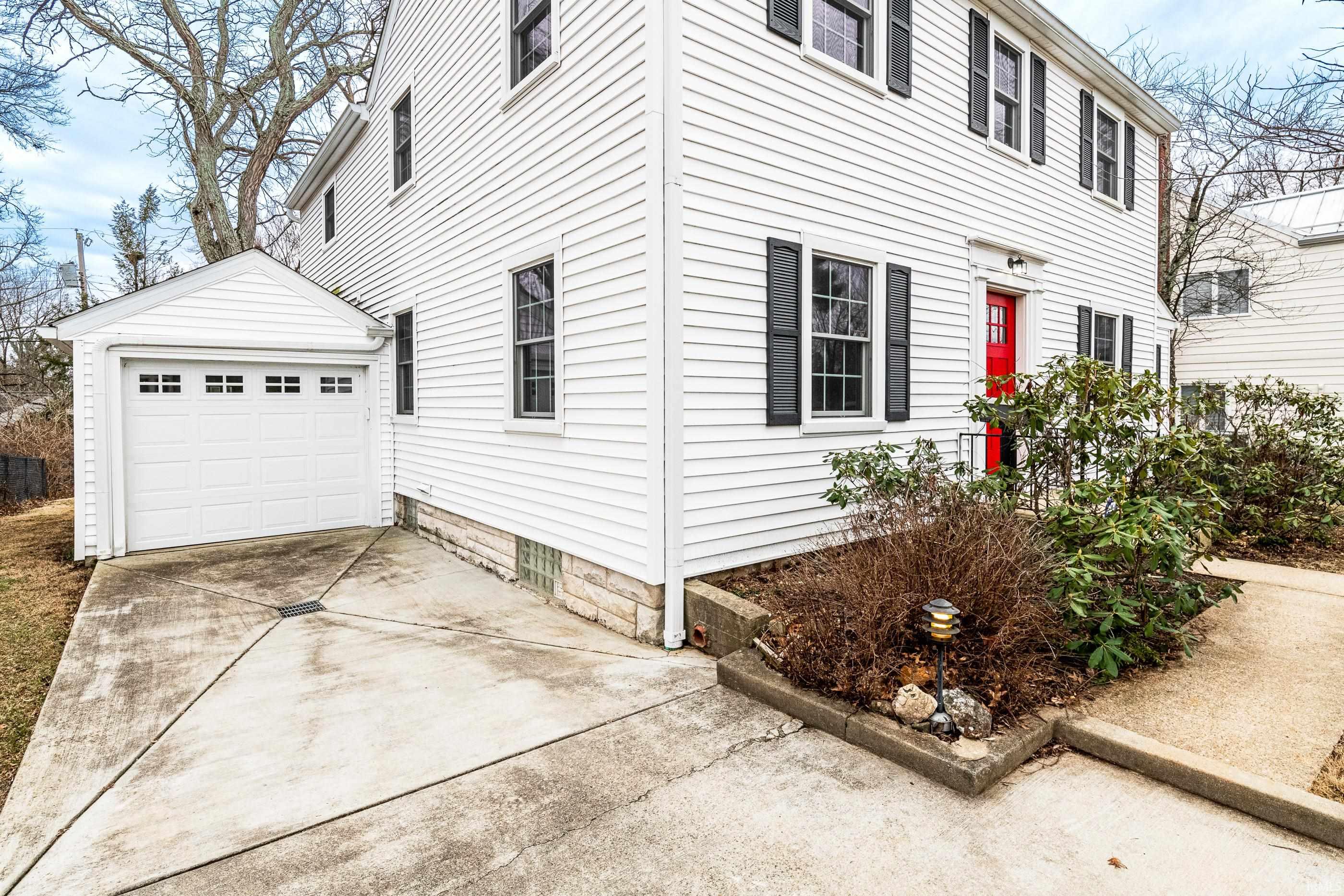 Bloomington, Indiana, 47401, United States, 3 Bedrooms Bedrooms, ,2 BathroomsBathrooms,Residential,For Sale,1982502