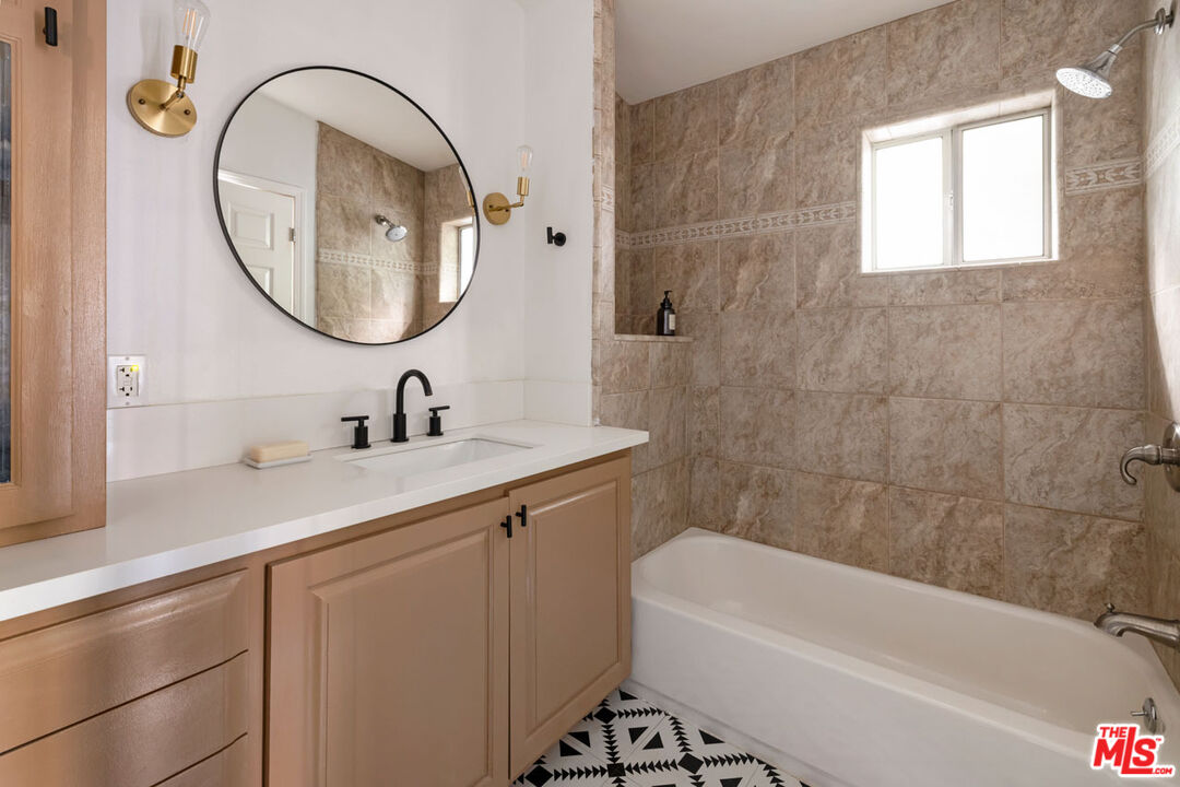 Los Angeles, California, 90039, United States, 3 Bedrooms Bedrooms, ,4 BathroomsBathrooms,Residential,For Sale,1924796