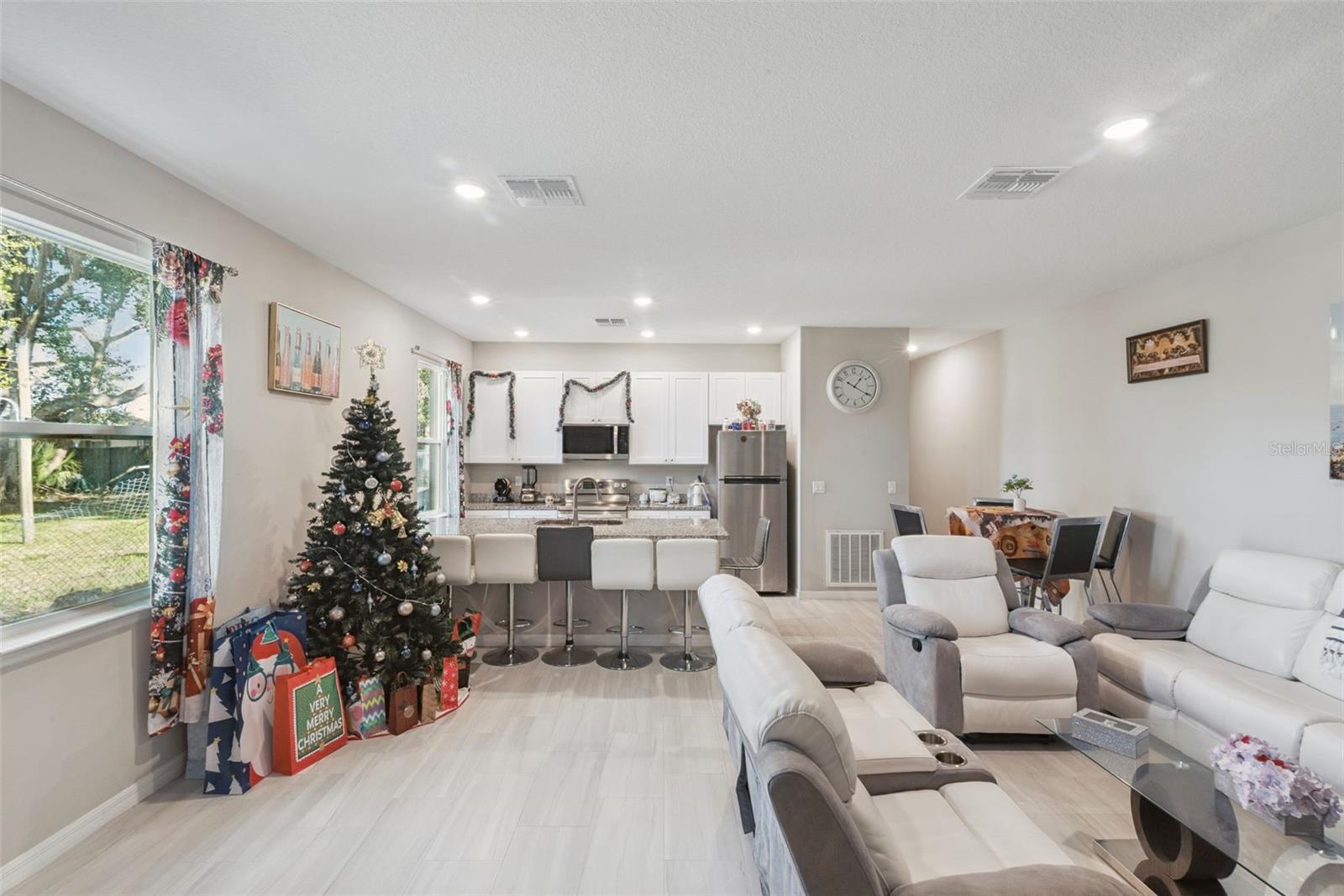 EUSTIS, Florida, 32726, United States, 6 Bedrooms Bedrooms, ,Residential,For Sale,2005455