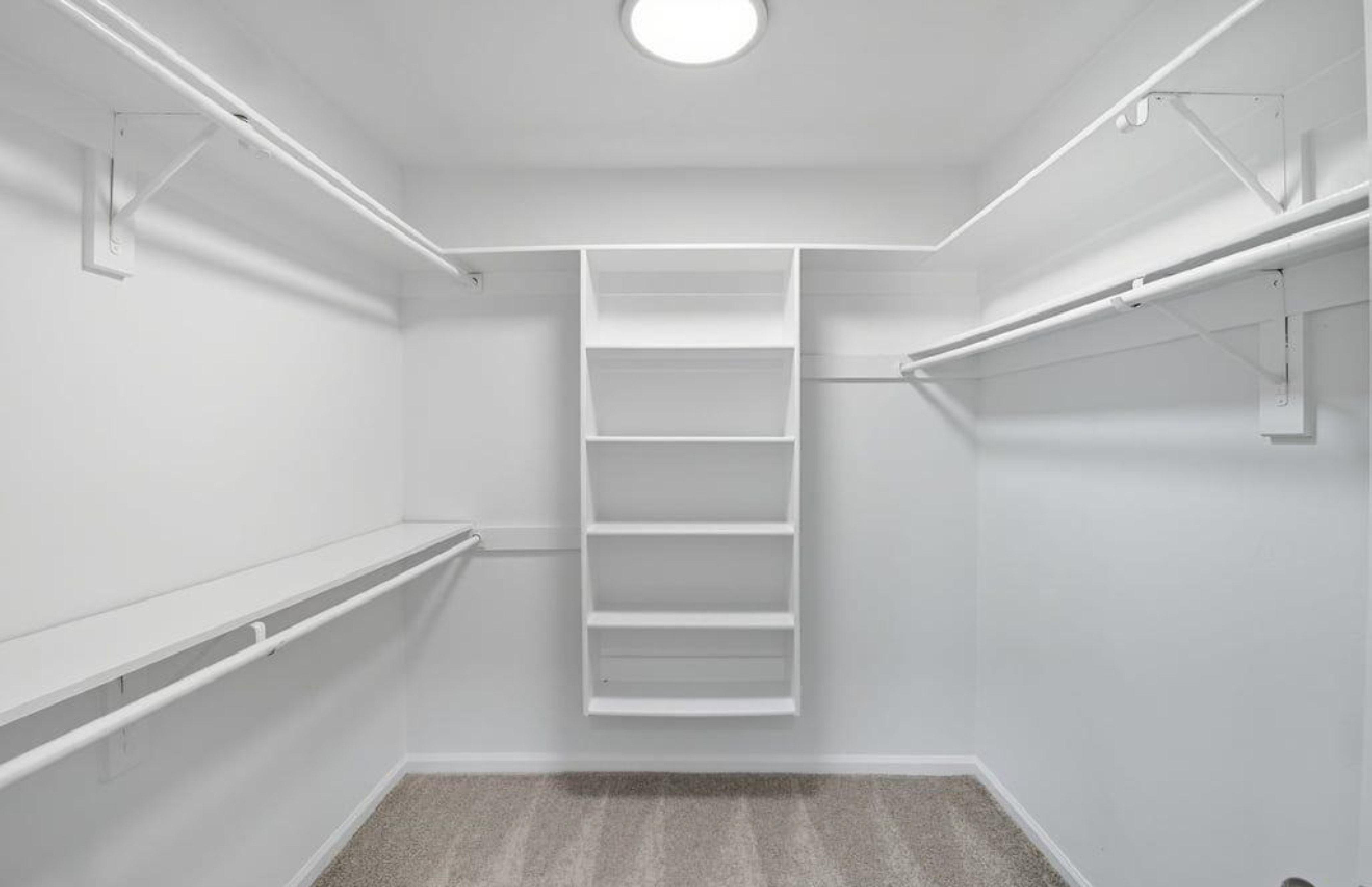 Virginia Beach, Virginia, 23456, United States, 4 Bedrooms Bedrooms, ,3 BathroomsBathrooms,Residential,For Sale,1974516