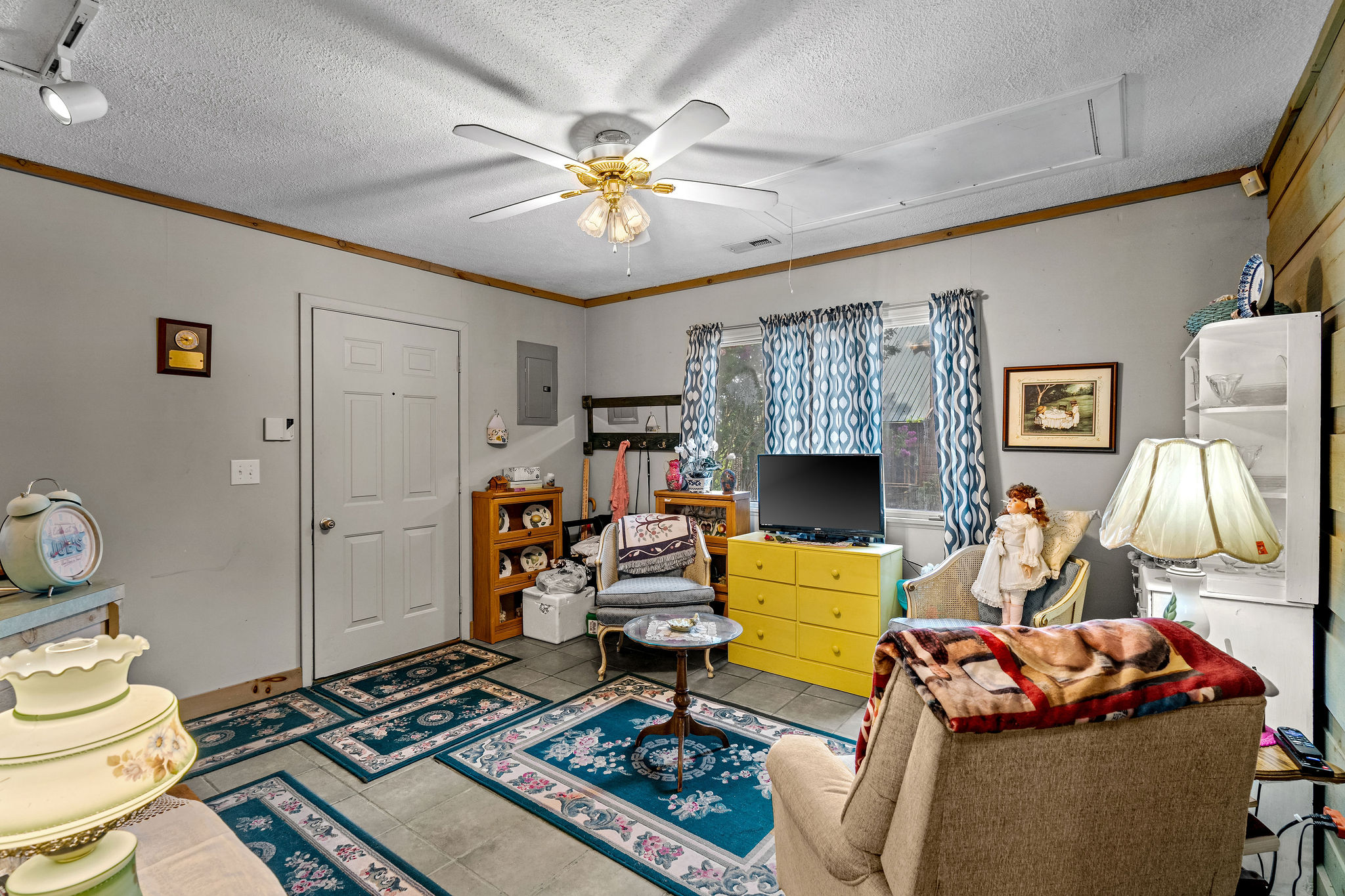 Dandridge, Tennessee, 37725, United States, 2 Bedrooms Bedrooms, ,2 BathroomsBathrooms,Residential,For Sale,1928860