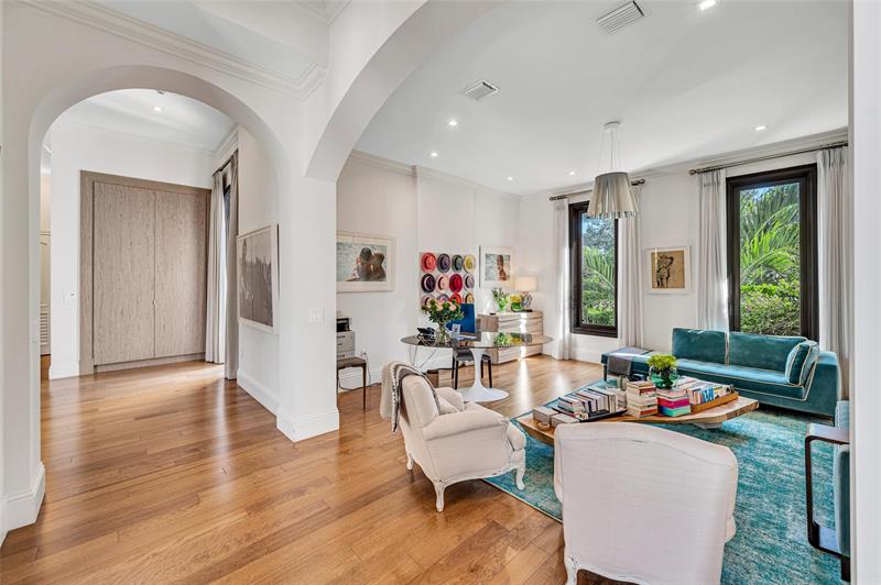 Miami, Florida, 33143, United States, 8 Bedrooms Bedrooms, ,10 BathroomsBathrooms,Residential,For Sale,1989350