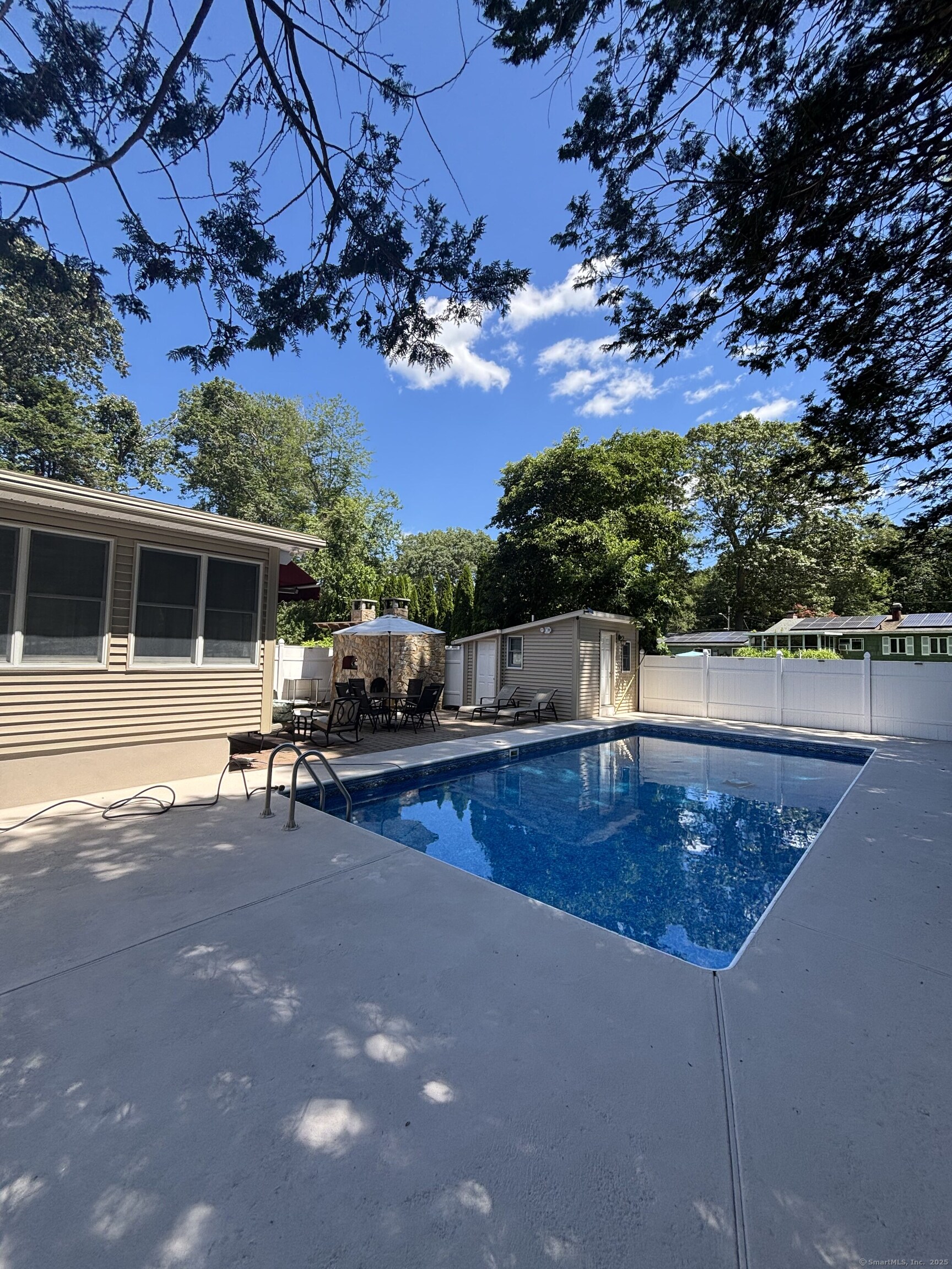 East Lyme, Connecticut, 06357, United States, 3 Bedrooms Bedrooms, ,2 BathroomsBathrooms,Residential,For Sale,1931029