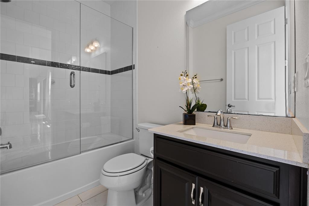 Orlando, Florida, 32836, United States, 5 Bedrooms Bedrooms, ,4 BathroomsBathrooms,Residential,For Sale,1940784