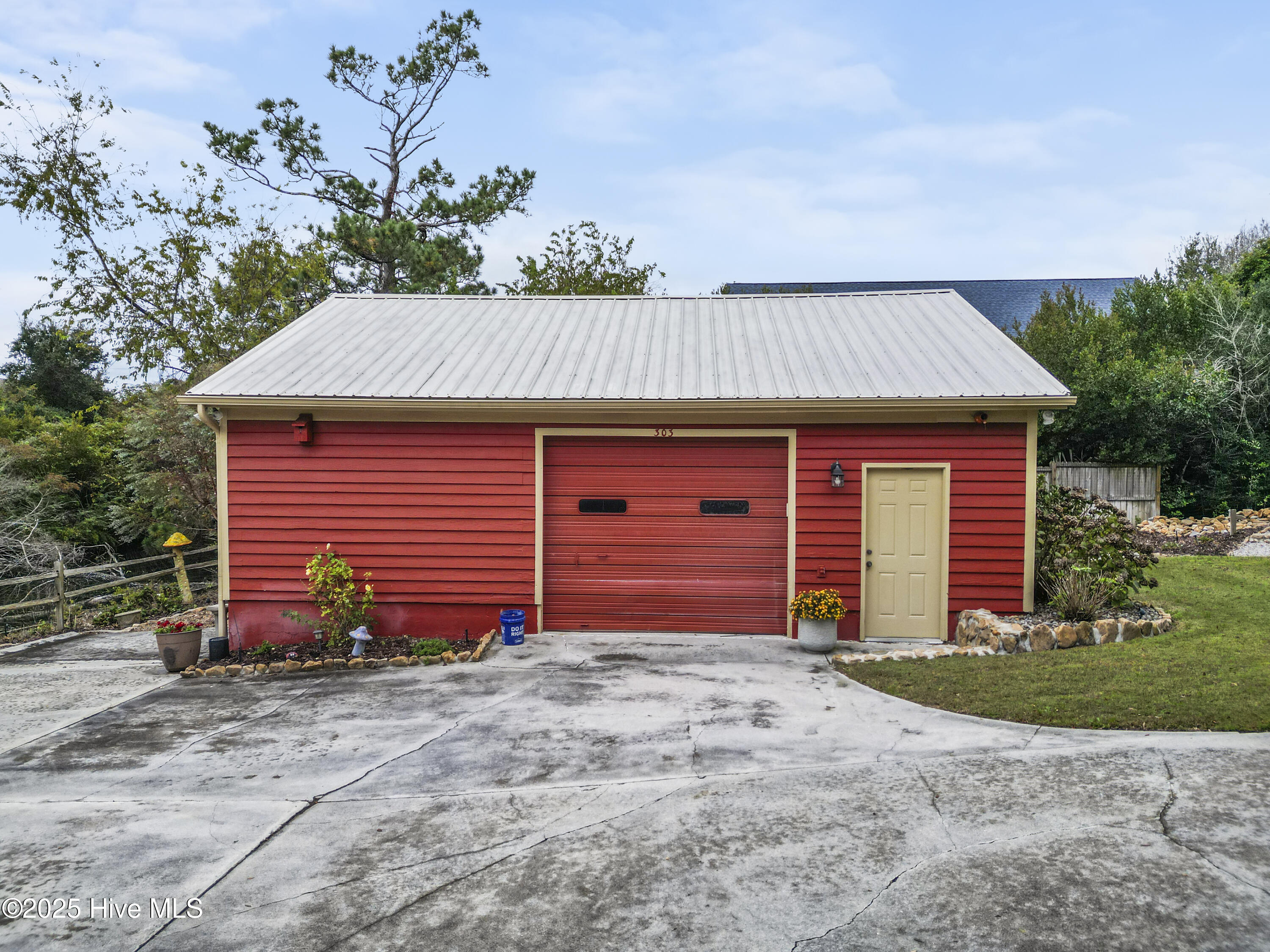 Emerald Isle, North Carolina, 28594, United States, 3 Bedrooms Bedrooms, ,3 BathroomsBathrooms,Residential,For Sale,1991113