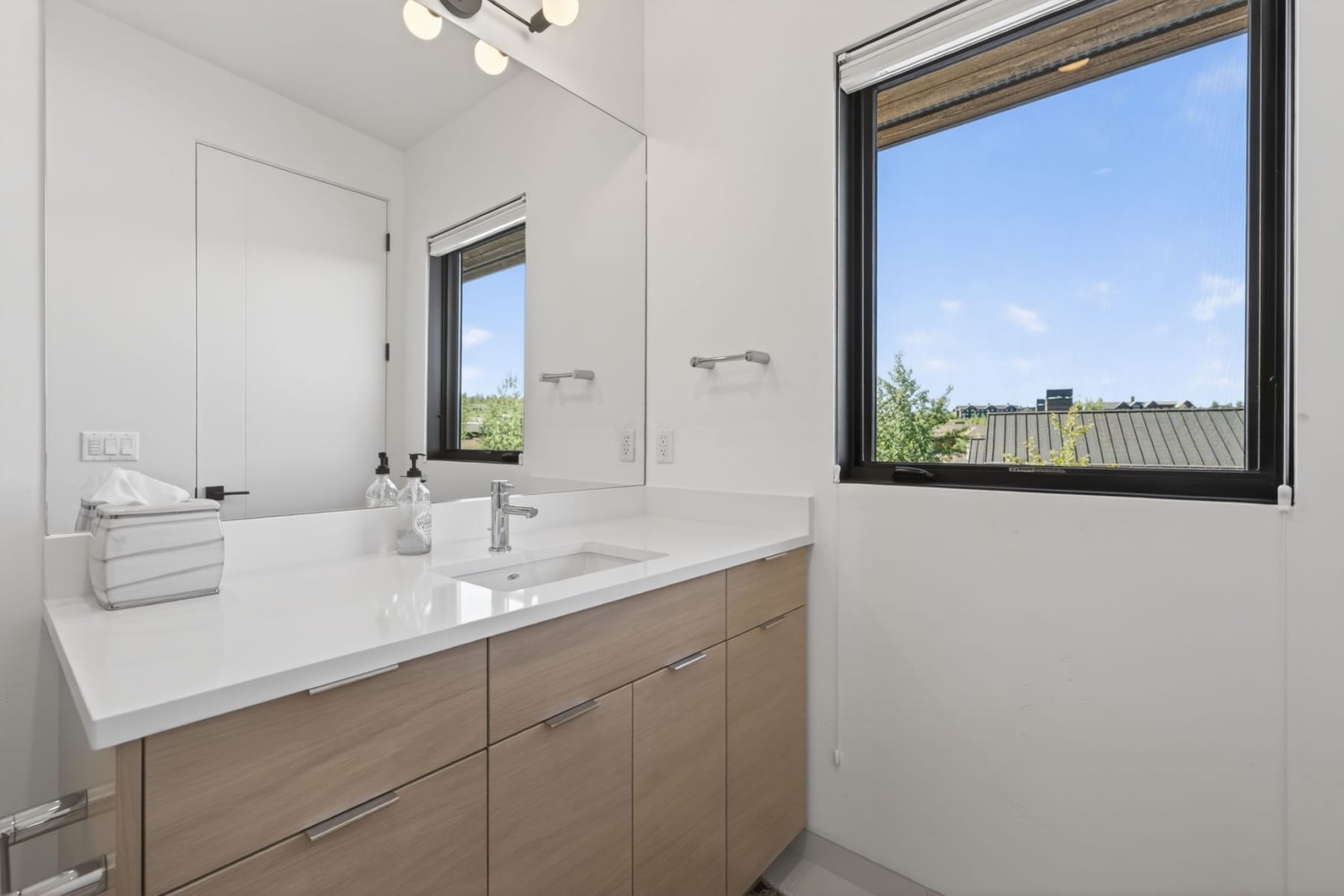  61404 SW Skene Trail Bend, OR 97702 - 物件實景