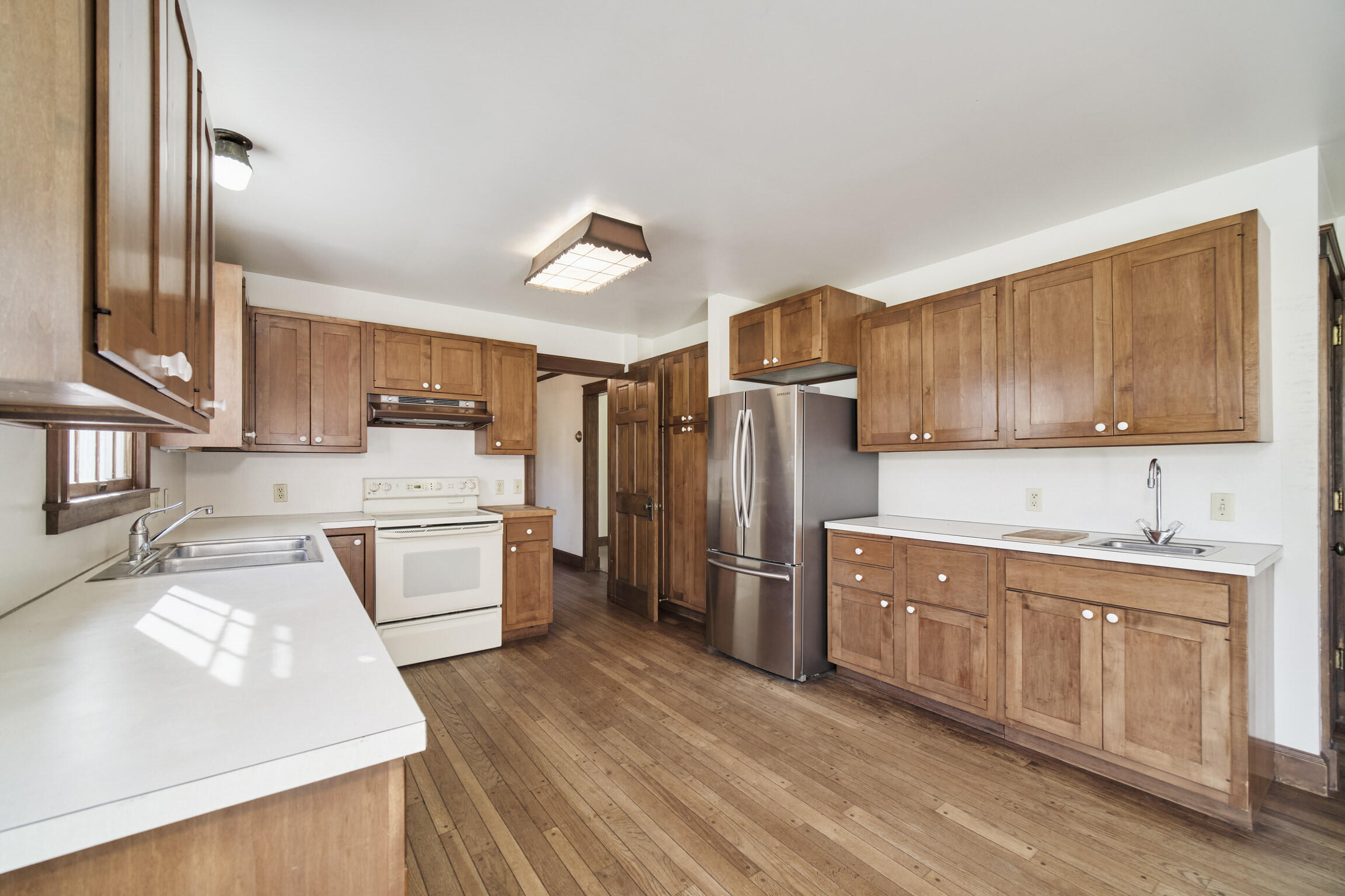 Manistee, Michigan, 49660, United States, 4 Bedrooms Bedrooms, ,3 BathroomsBathrooms,Residential,For Sale,1975705