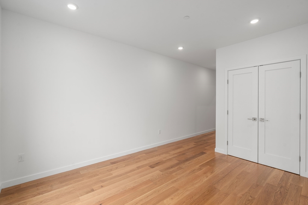 Boston, Massachusetts, 02127, United States, 2 Bedrooms Bedrooms, ,2 BathroomsBathrooms,Residential,For Sale,1901833