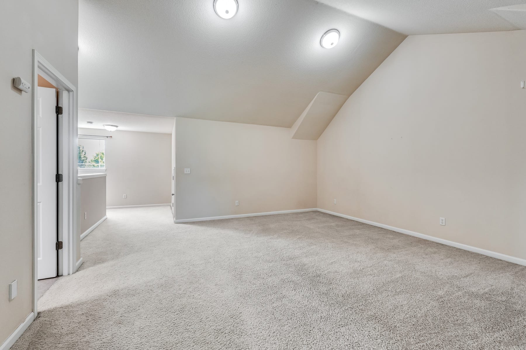  2106 CHARLIE CT Forest Grove, OR 97116 - 物件實景