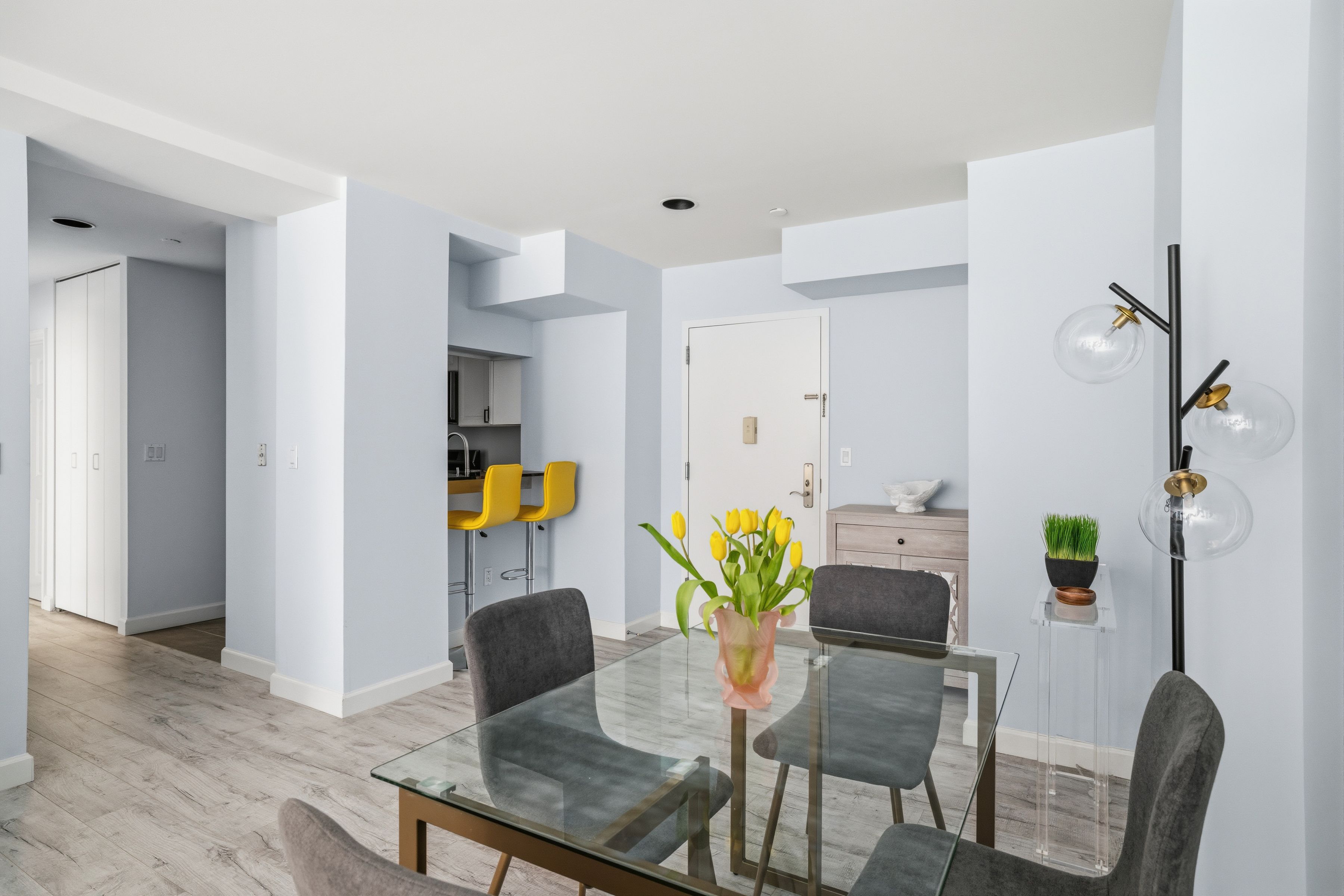  2 Bedroom / 2 Bath Full Service Condo - 物件實景