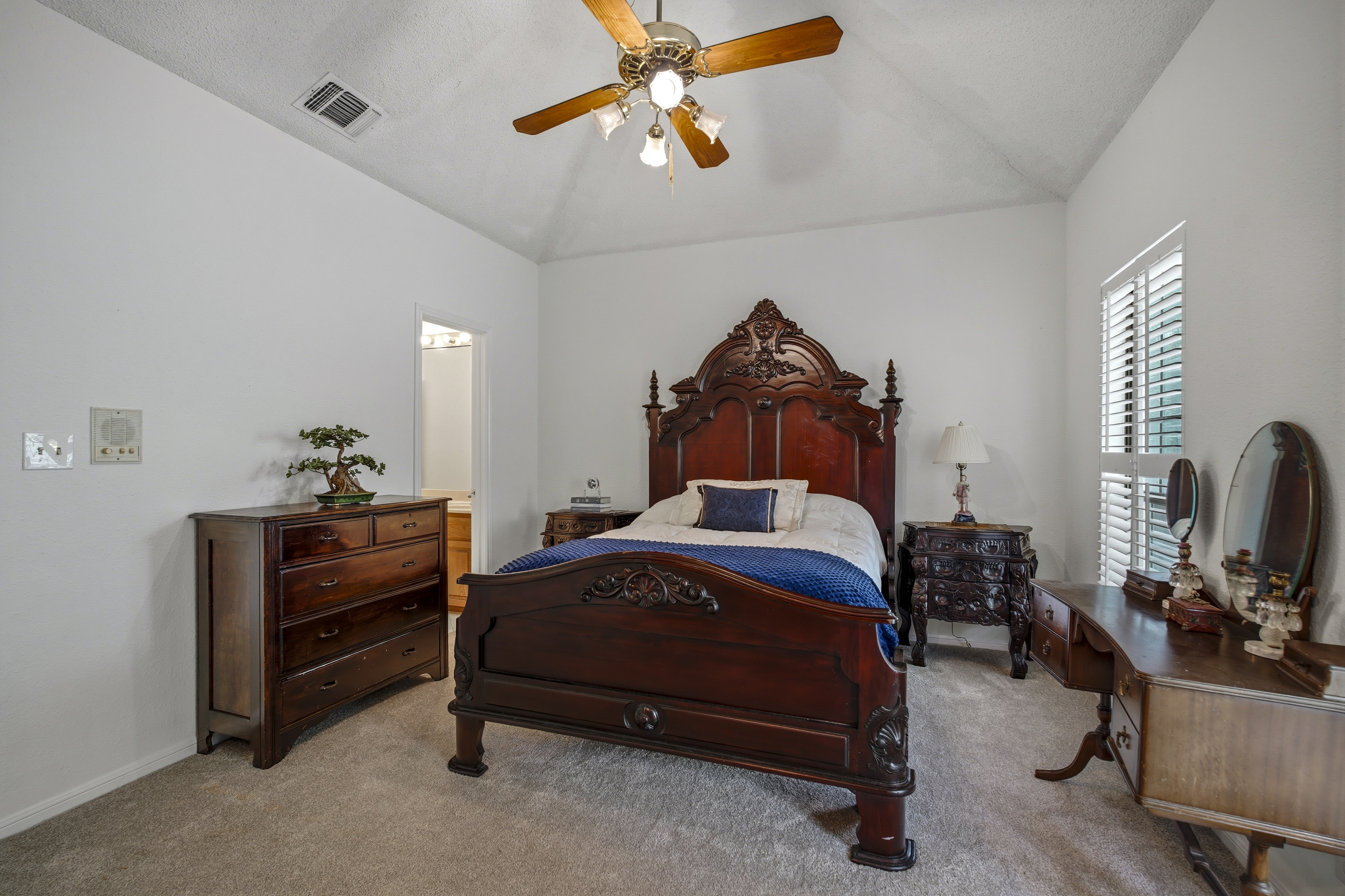  Timeless River Oaks Garden Home - 物件實景