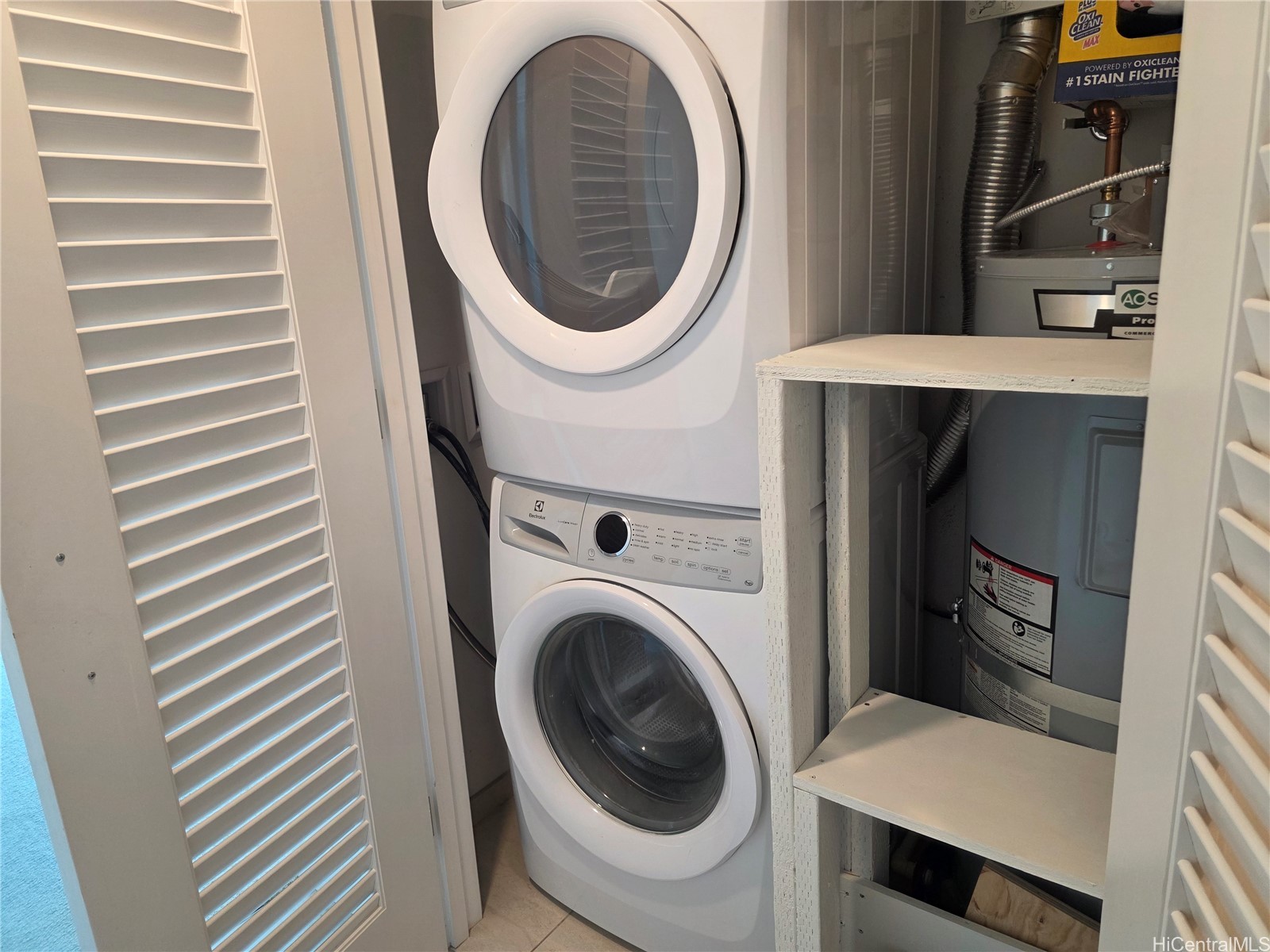 Honolulu, Hawaii, 96814, United States, 2 Bedrooms Bedrooms, ,2 BathroomsBathrooms,Residential,For Sale,1987813