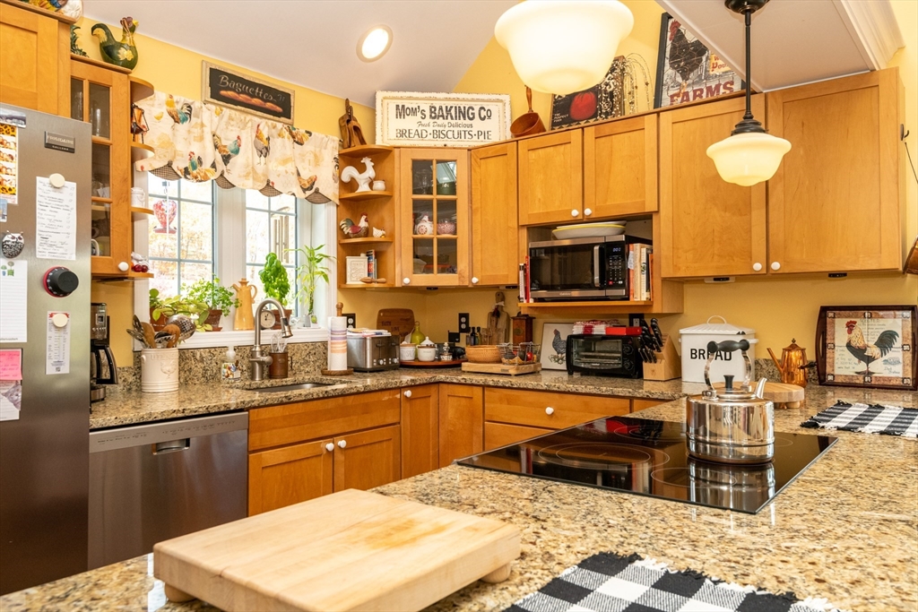 Seabrook, New Hampshire, 03874, United States, 3 Bedrooms Bedrooms, ,2 BathroomsBathrooms,Residential,For Sale,1989361