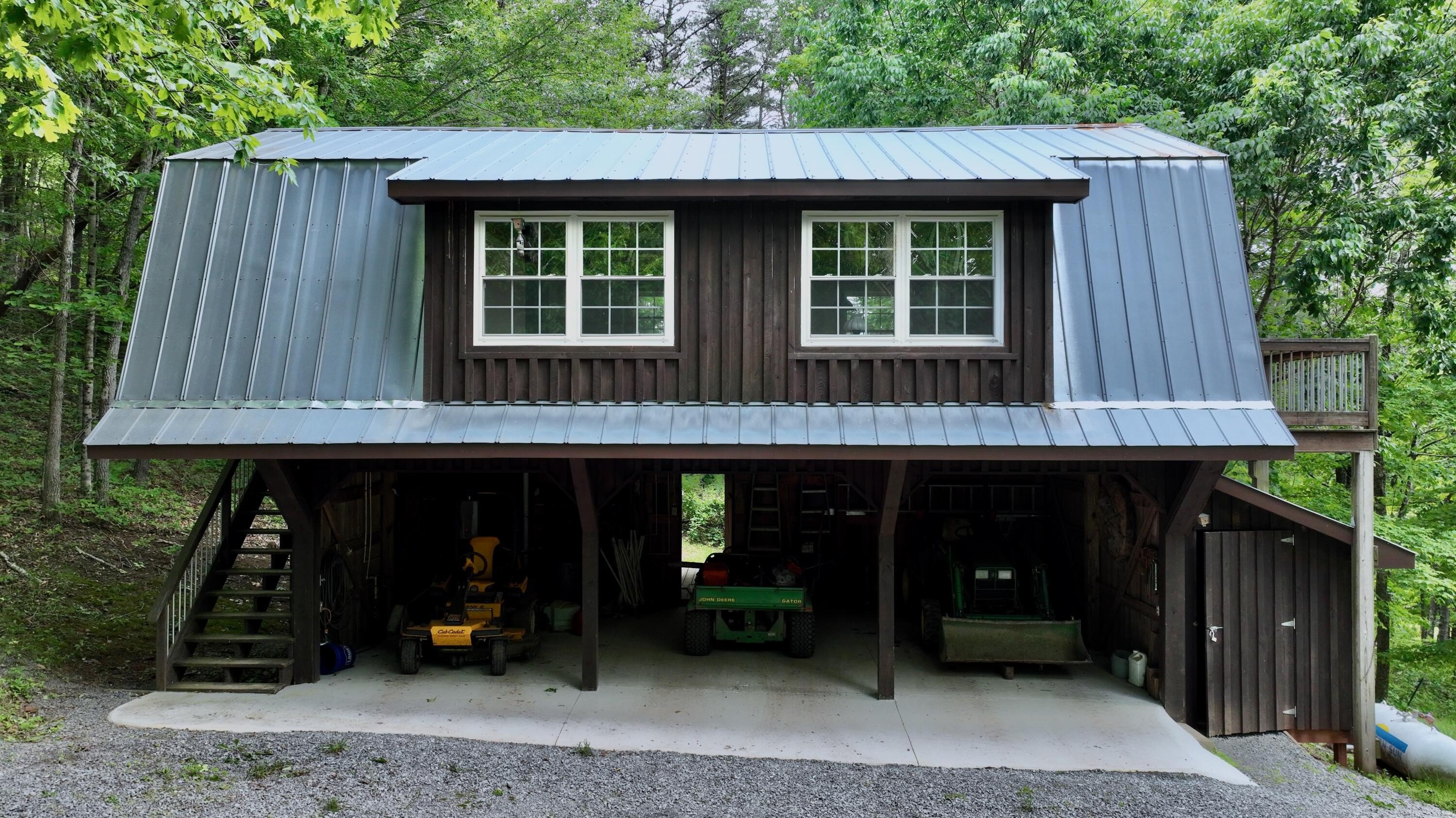 Hinton, West Virginia, 25951, United States, 3 Bedrooms Bedrooms, ,2 BathroomsBathrooms,Residential,For Sale,1847106
