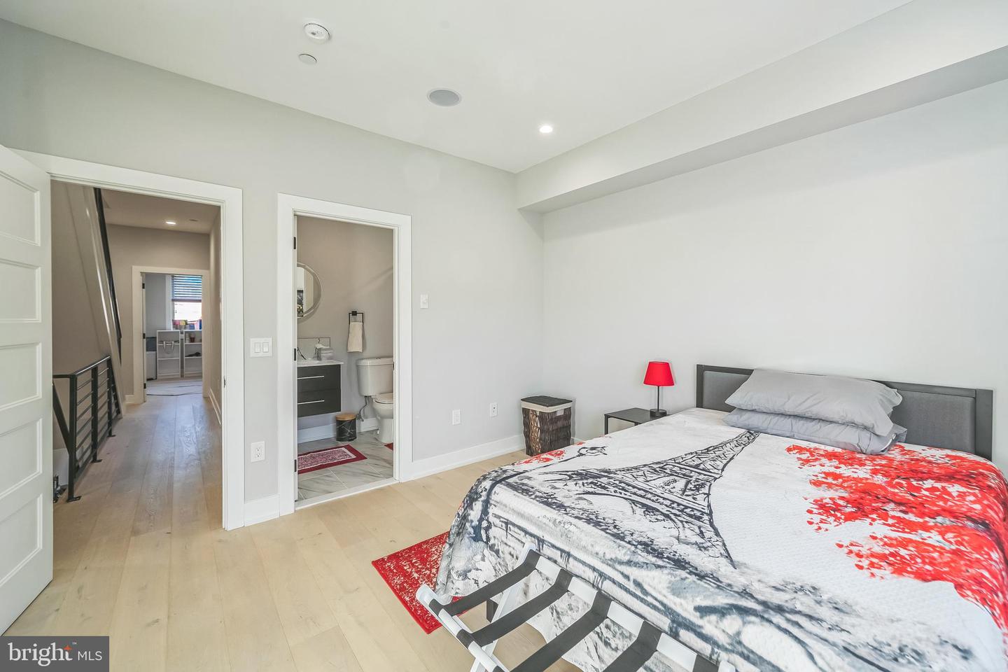 Philadelphia, Pennsylvania, 19146, United States, 4 Bedrooms Bedrooms, ,5 BathroomsBathrooms,Residential,For Sale,1751274