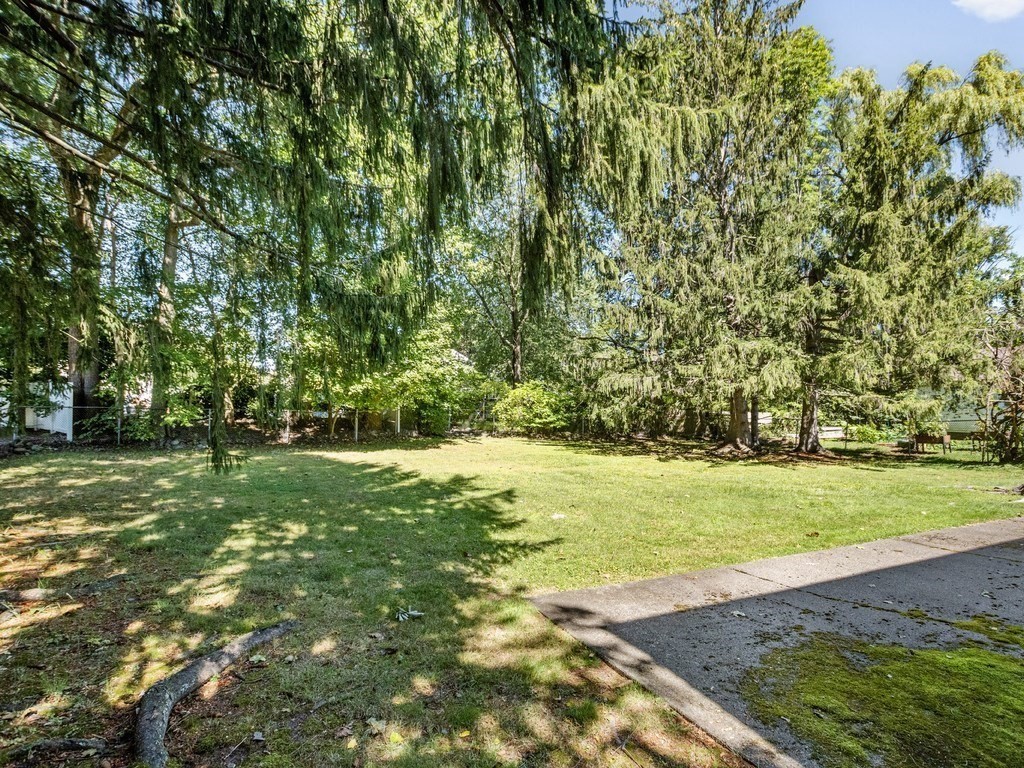 Waltham, Massachusetts, 02452, United States, 4 Bedrooms Bedrooms, ,2 BathroomsBathrooms,Residential,For Sale,1939340
