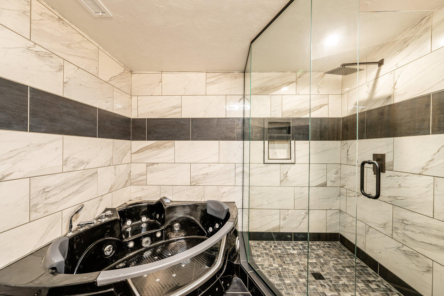 Sheridan, Wyoming, 82801, United States, 3 Bedrooms Bedrooms, ,3 BathroomsBathrooms,Residential,For Sale,1885814