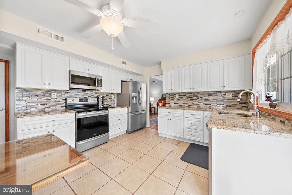 Marlton, New Jersey, 08053, United States, 5 Bedrooms Bedrooms, ,3 BathroomsBathrooms,Residential,For Sale,1904803