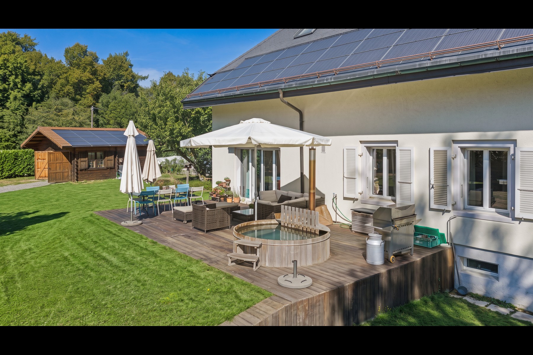  Detached villa on a 2,915 m² lot, with significant solar gains and impeccable en - 物件實景