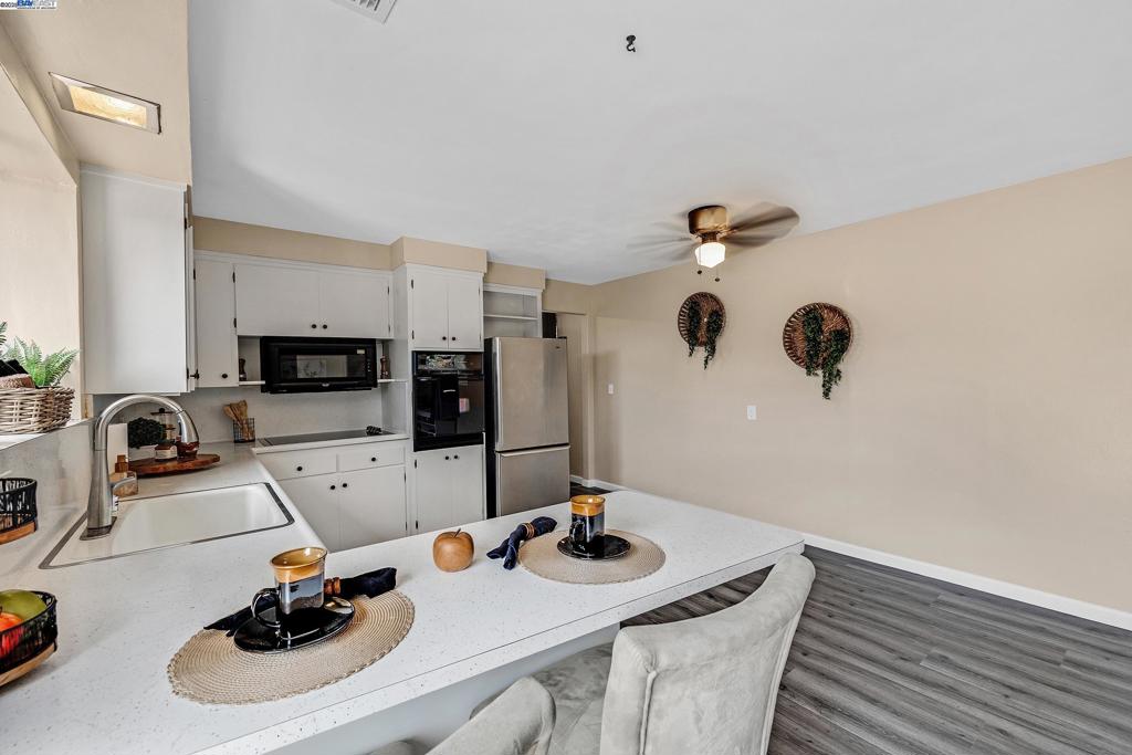 San Leandro, California, 94579, United States, 3 Bedrooms Bedrooms, ,1 BathroomBathrooms,Residential,For Sale,1921969