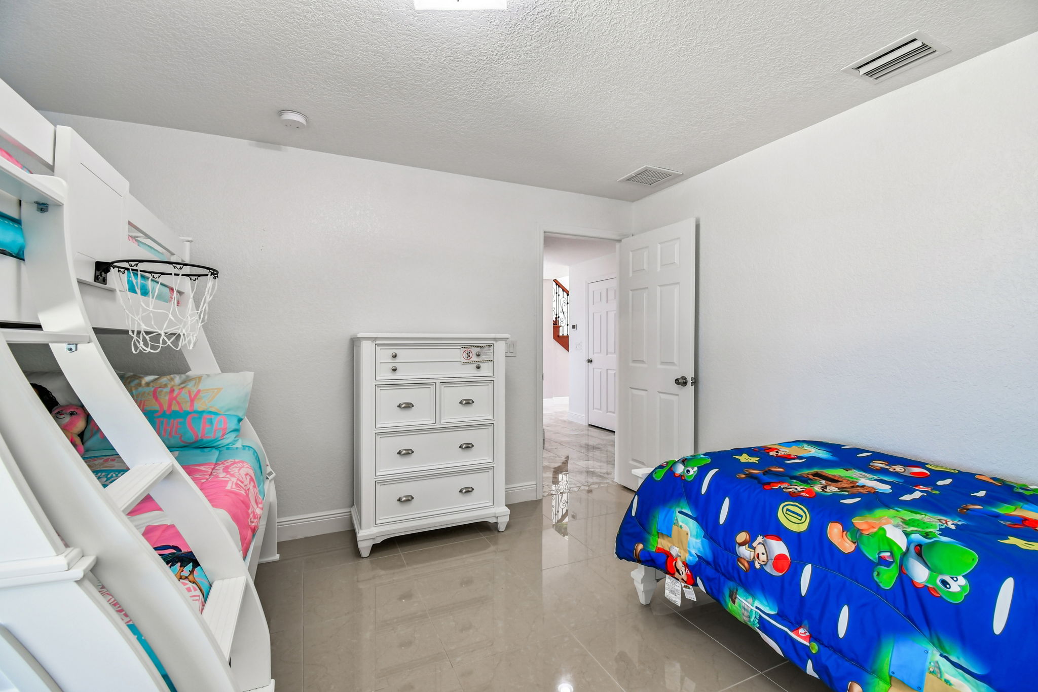 Madeira Beach, Florida, 33708, United States, 6 Bedrooms Bedrooms, ,6 BathroomsBathrooms,Residential,For Sale,1975666