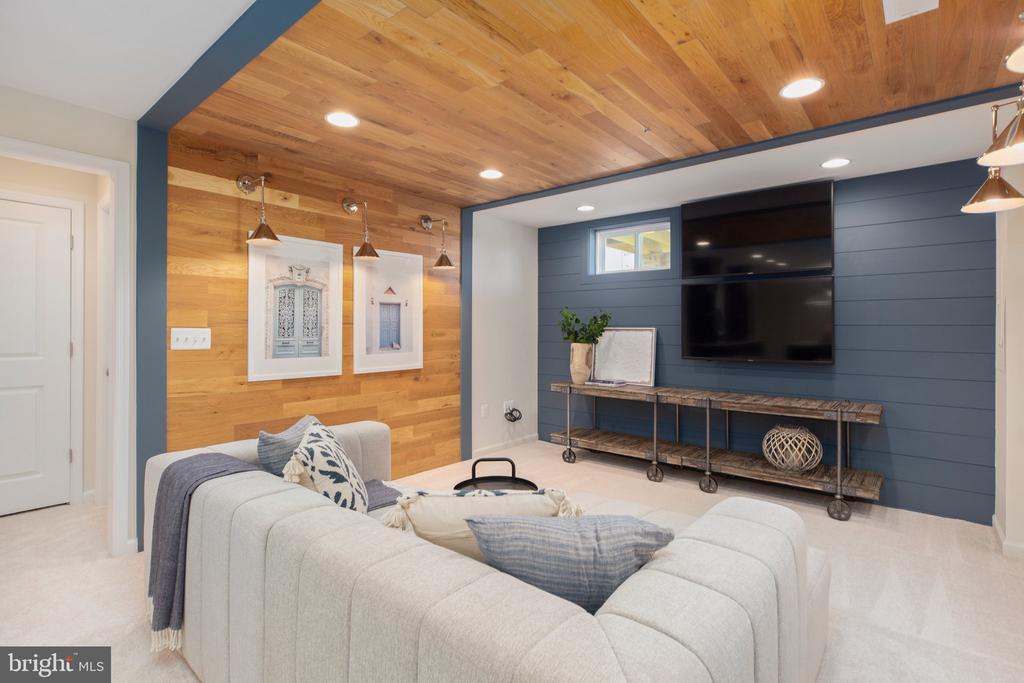 Fredericksburg, Virginia, 22408, United States, 3 Bedrooms Bedrooms, ,4 BathroomsBathrooms,Residential,For Sale,1849783