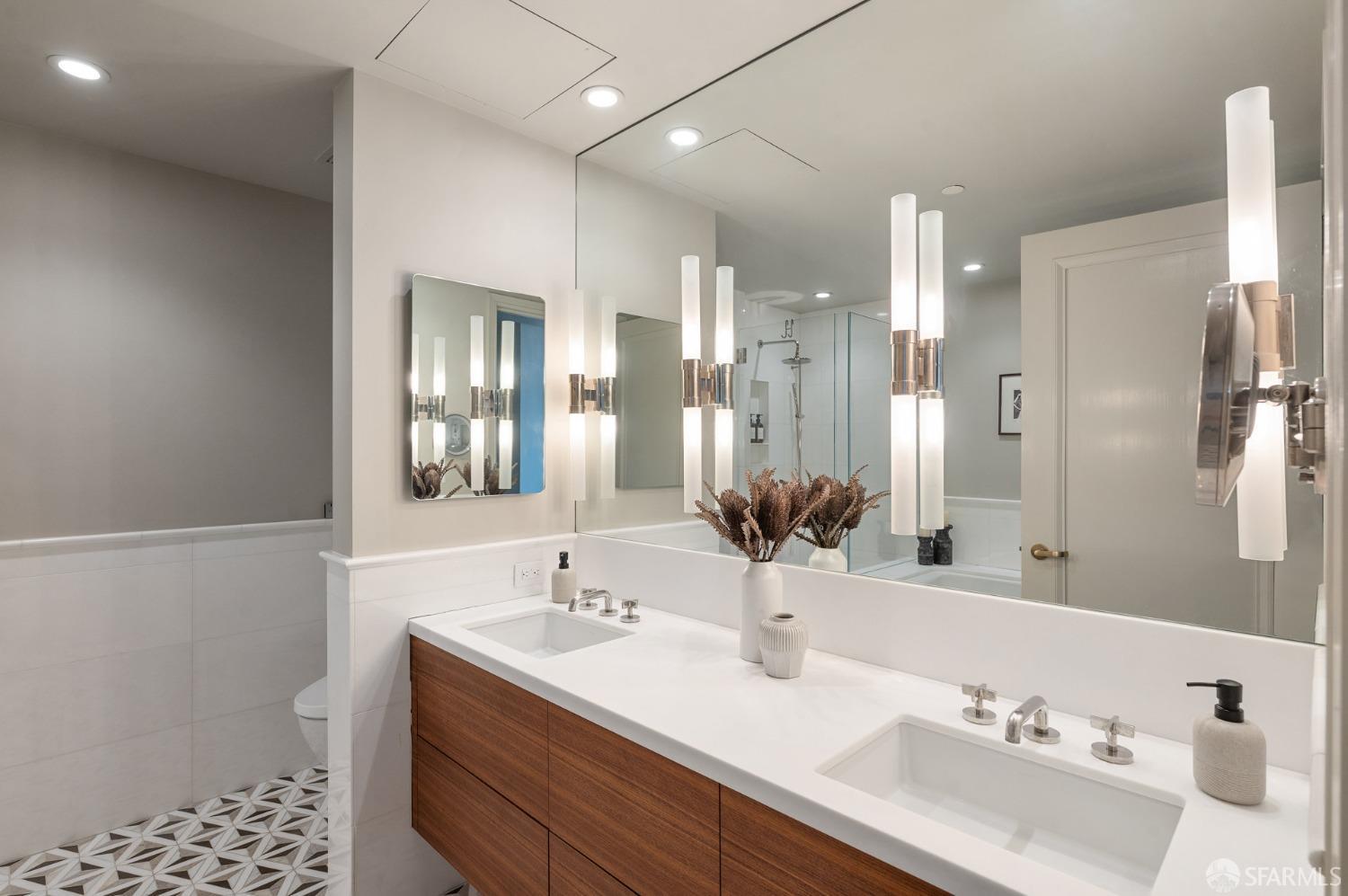 San Francisco, California, 94103, United States, 2 Bedrooms Bedrooms, ,3 BathroomsBathrooms,Residential,For Sale,1793366