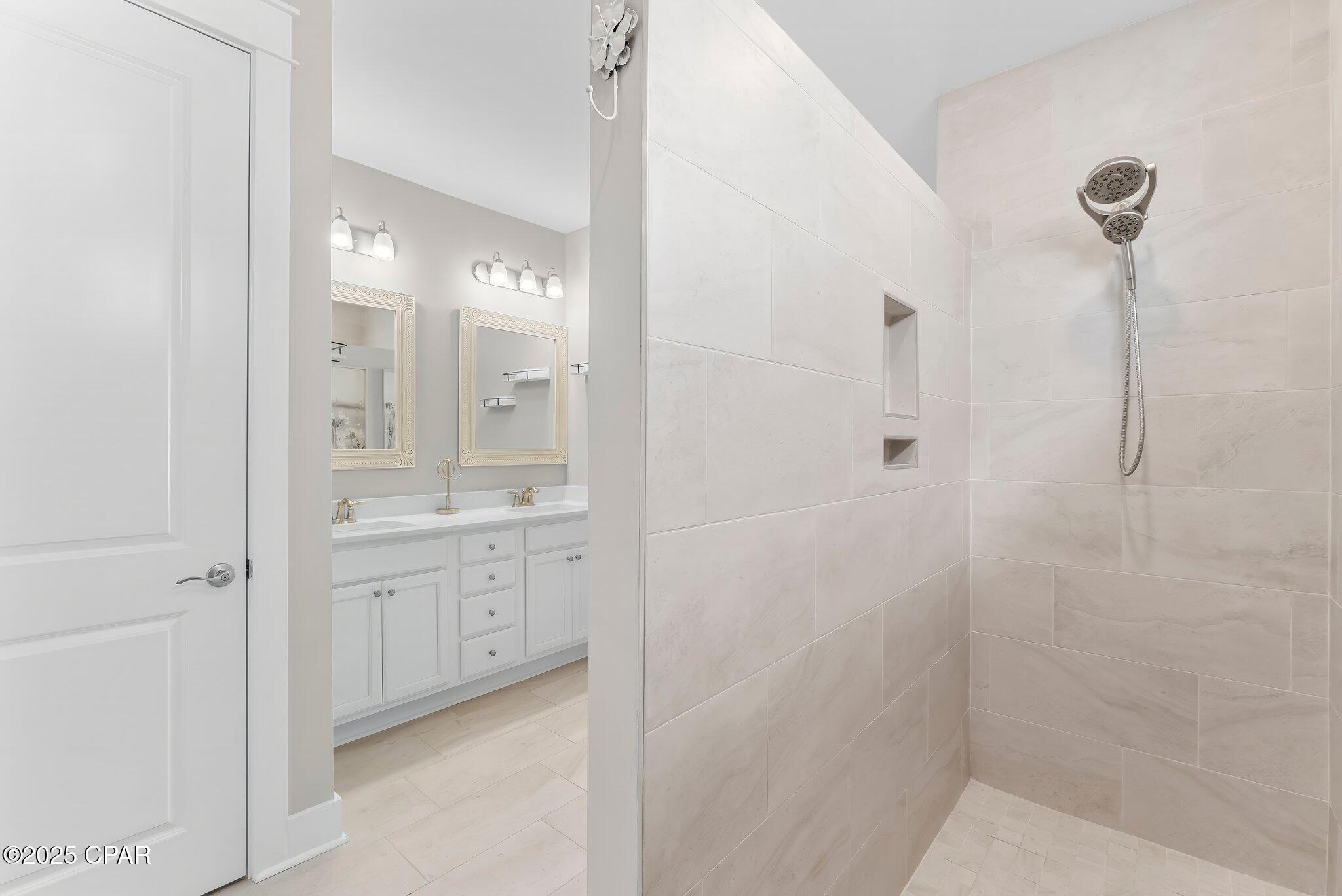 Panama City, Florida, 32405, United States, 4 Bedrooms Bedrooms, ,3 BathroomsBathrooms,Residential,For Sale,1879448