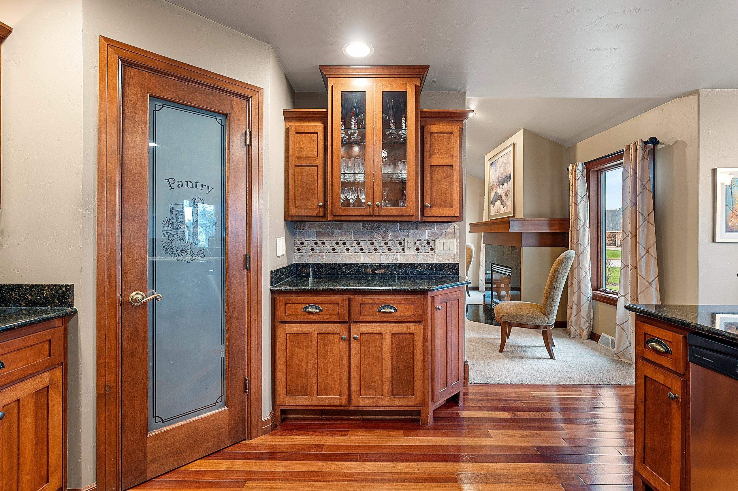 DE PERE, Wisconsin, 54115, United States, 3 Bedrooms Bedrooms, ,4 BathroomsBathrooms,Residential,For Sale,2048400