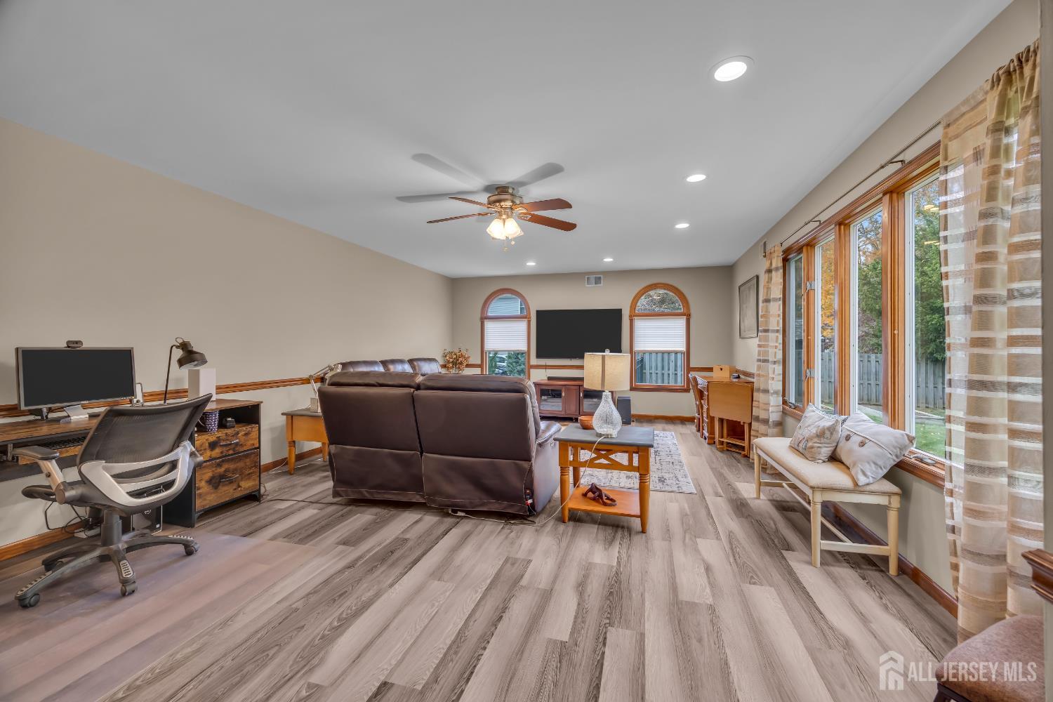 Edison, New Jersey, 08820, United States, 3 Bedrooms Bedrooms, ,2 BathroomsBathrooms,Residential,For Sale,1989177