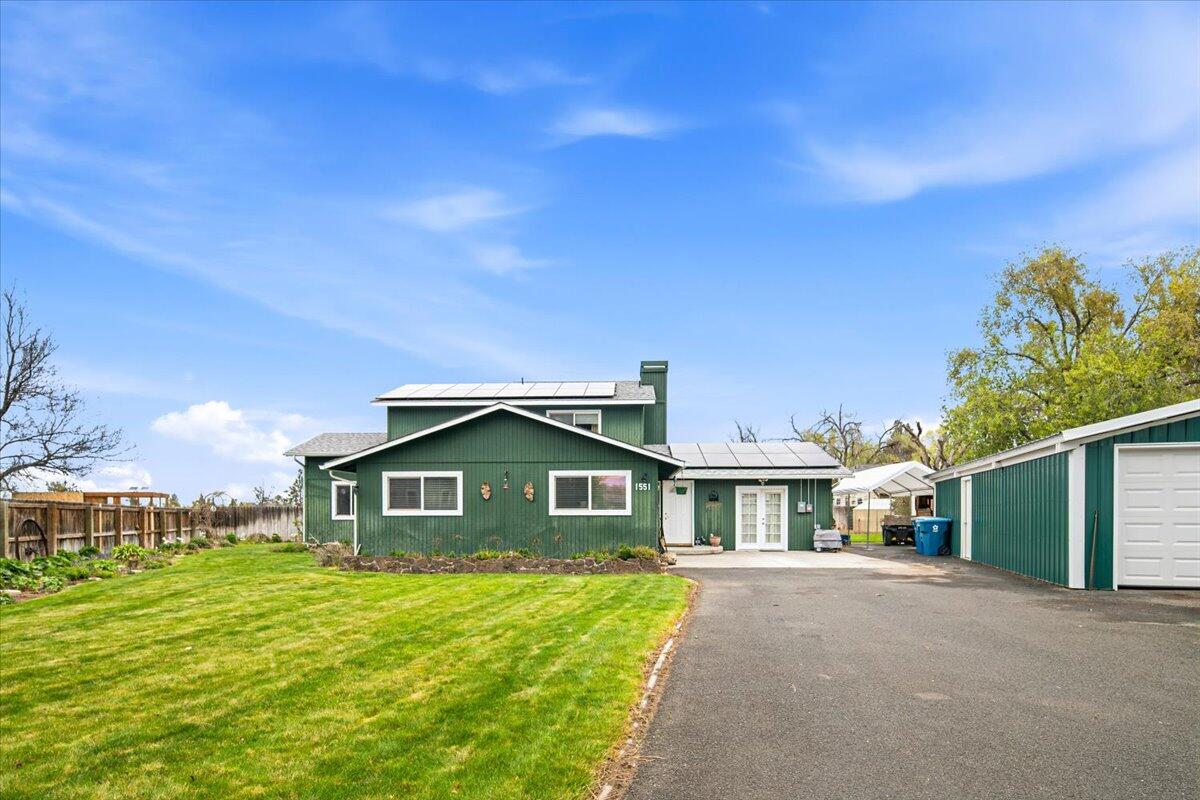 Redmond, Oregon, 97756, United States, 4 Bedrooms Bedrooms, ,2 BathroomsBathrooms,Residential,For Sale,2039824