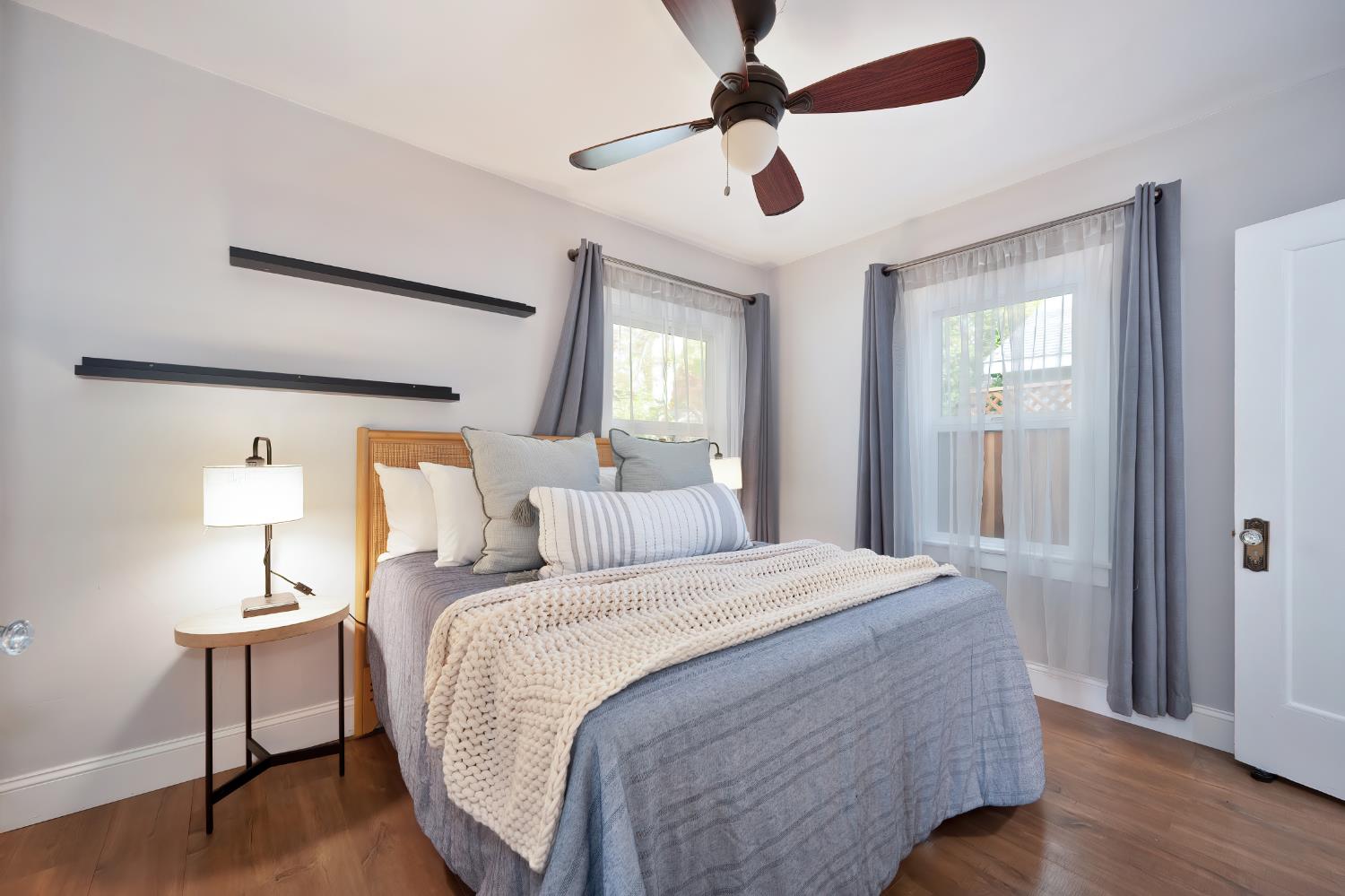 Sacramento, California, 95817, United States, 2 Bedrooms Bedrooms, ,1 BathroomBathrooms,Residential,For Sale,1991606