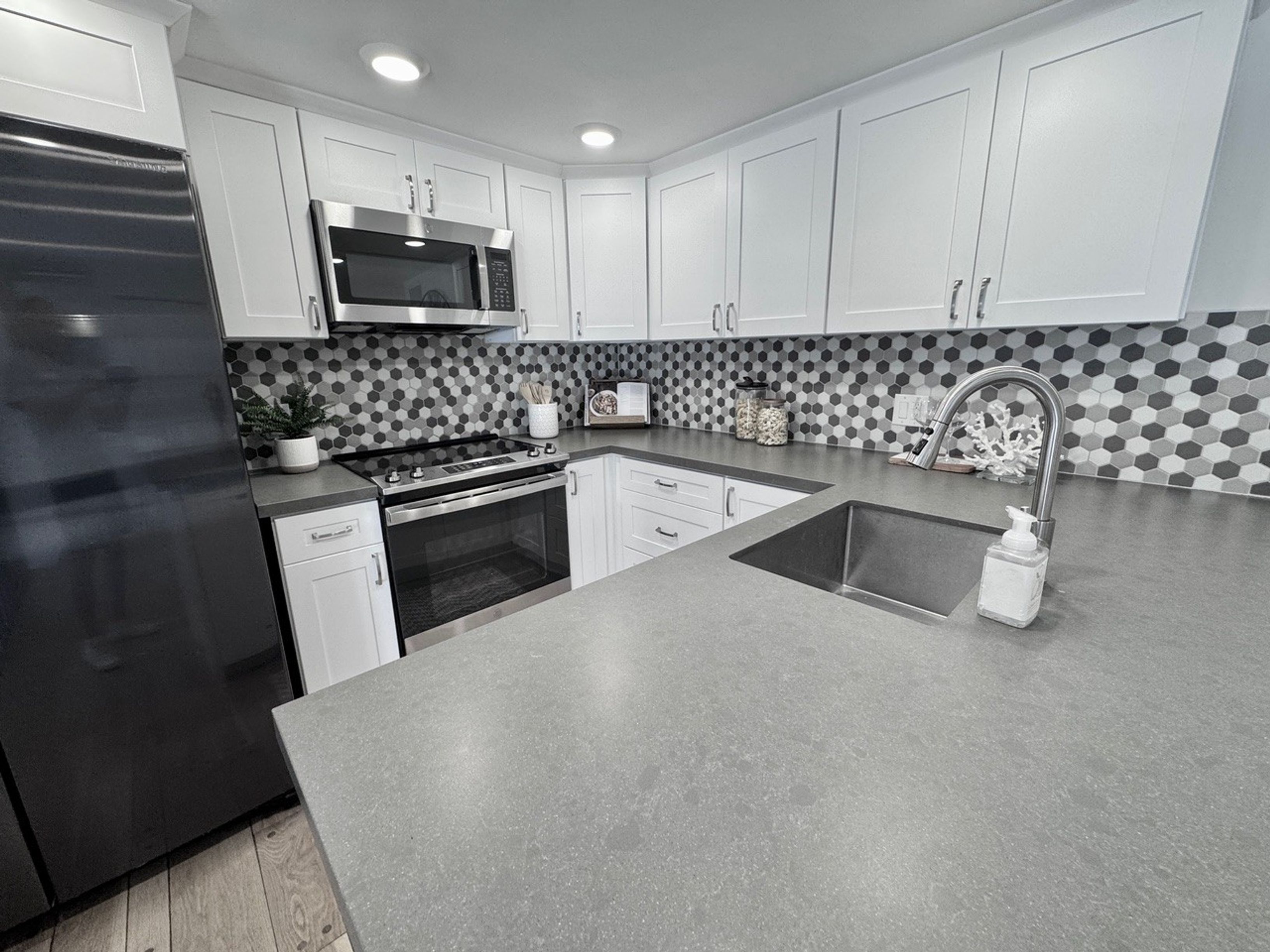  6126 Marina Pacifica Drive, Long Beach, CA 90803 - 物件實景