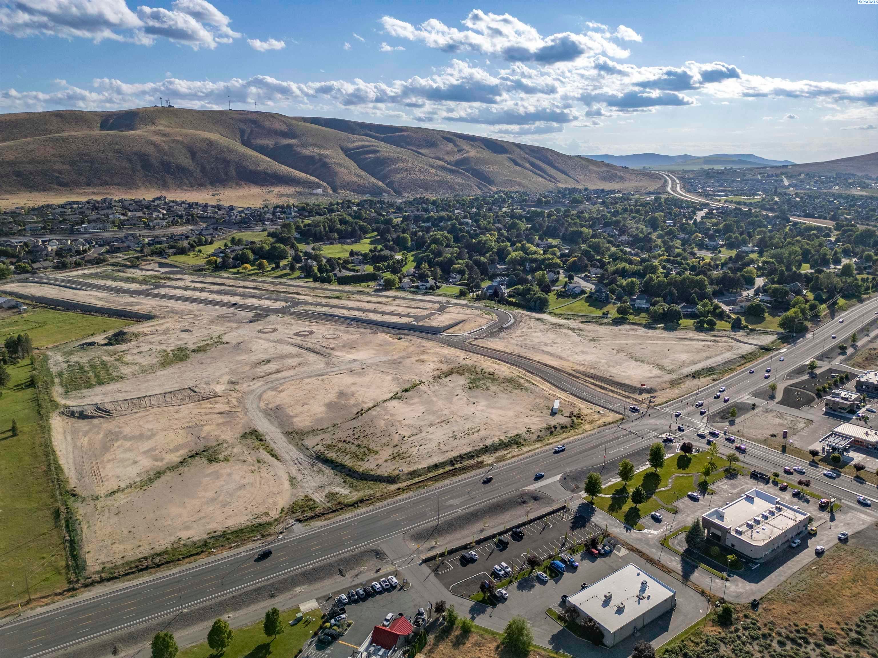 Richland, Washington, 99352, United States, 4 Bedrooms Bedrooms, ,2 BathroomsBathrooms,Residential,For Sale,1983141