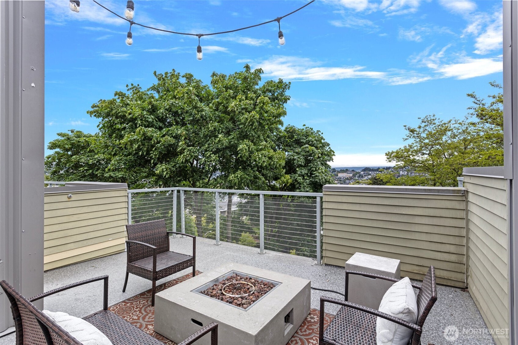 Seattle, Washington, 98109, United States, 3 Bedrooms Bedrooms, ,4 BathroomsBathrooms,Residential,For Sale,1976835