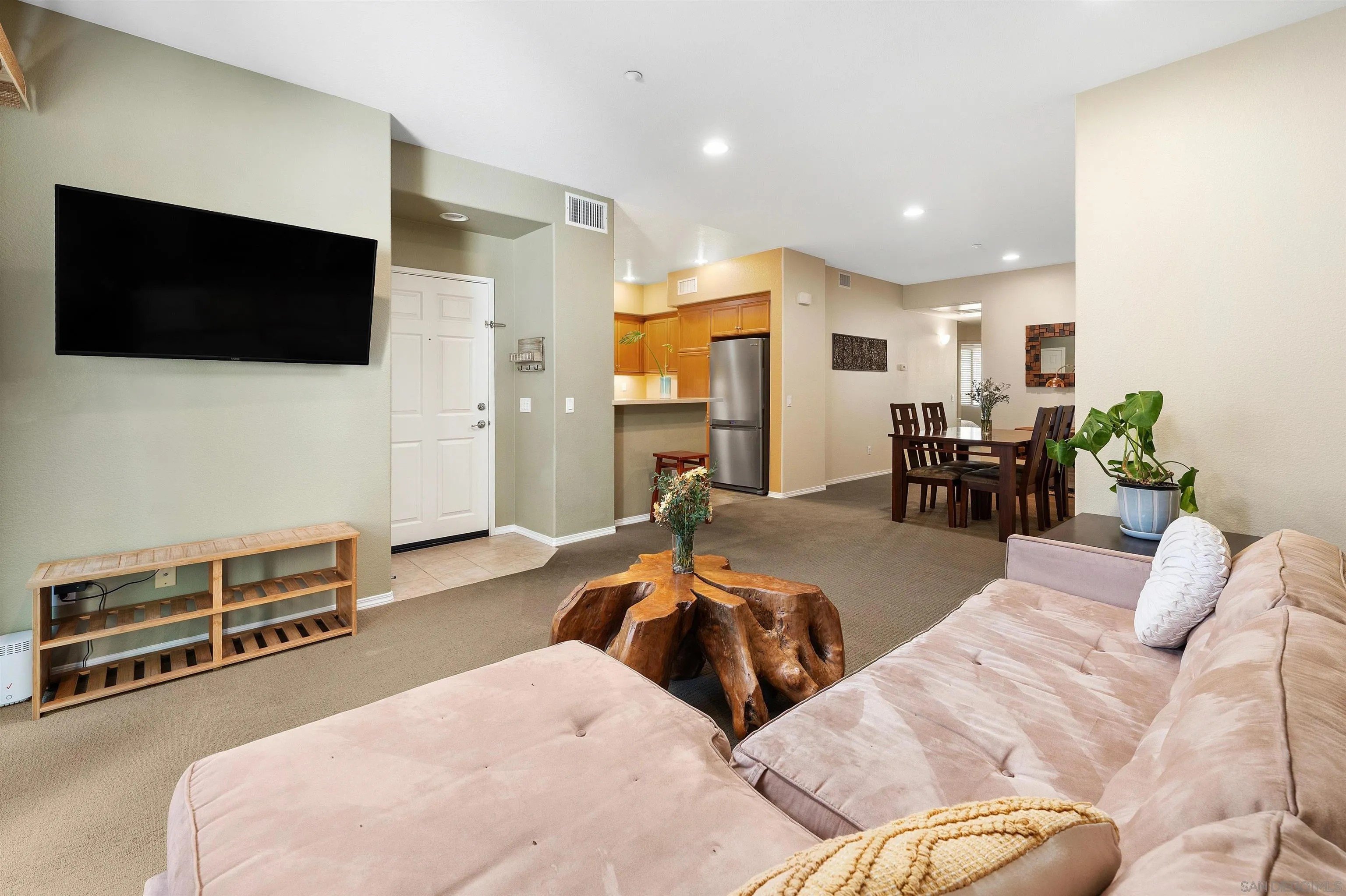 San Diego, California, 92105, United States, 2 Bedrooms Bedrooms, ,2 BathroomsBathrooms,Residential,For Sale,1970106